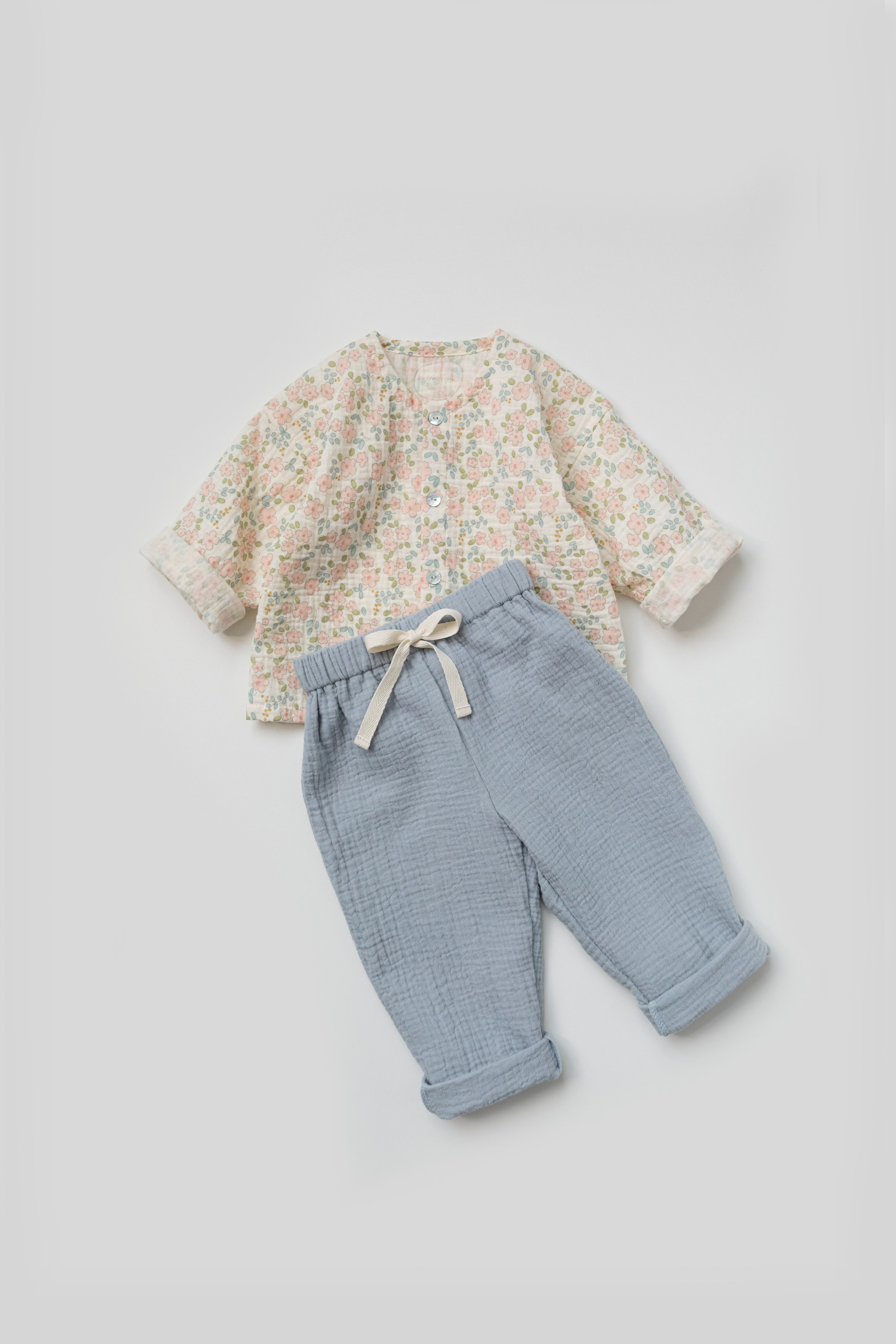 Съемка детской одежды бренда mamalanka для Ozon и соц сетей. Детский и контент фотограф Надя Волкова Санкт-Петербург