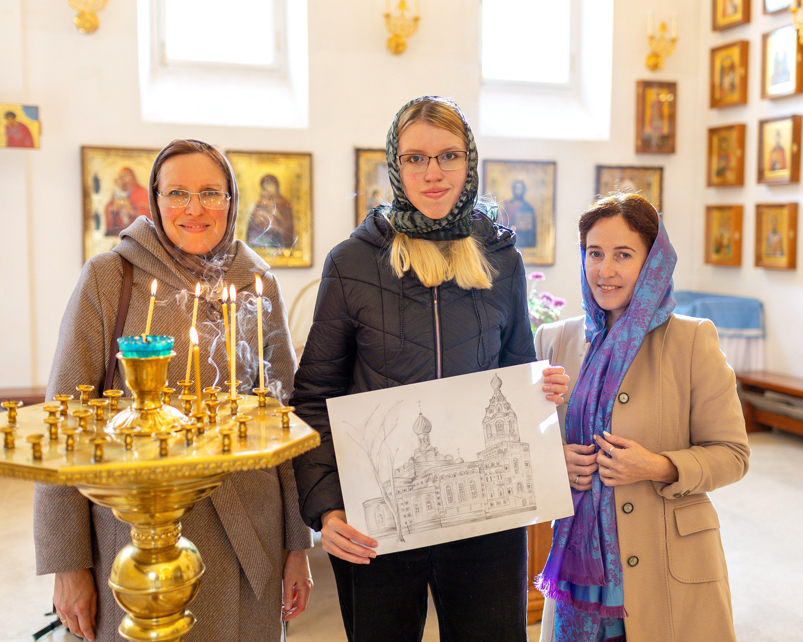 Рисование в Воскресной школе при Храме Живоначальной Троицы. Выпускные альбомы и школьный фотограф в Подольске, Троицке, Щербинке, Москве и Московской области