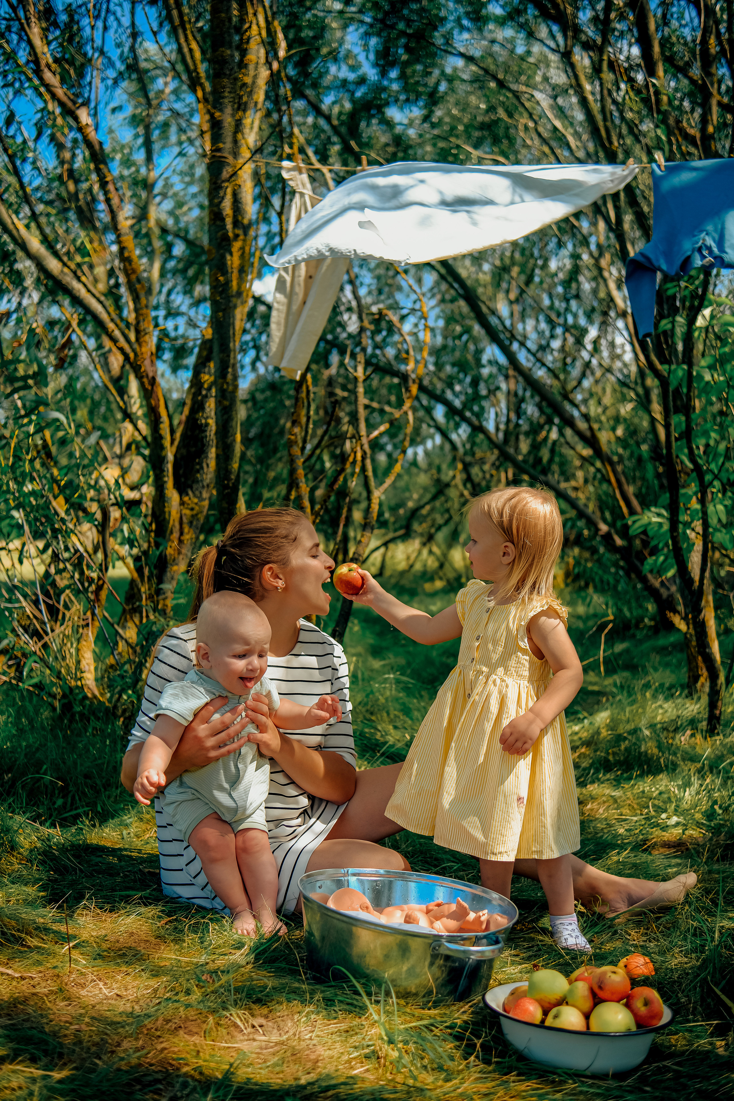 Алина с малышами. Nattie.ph