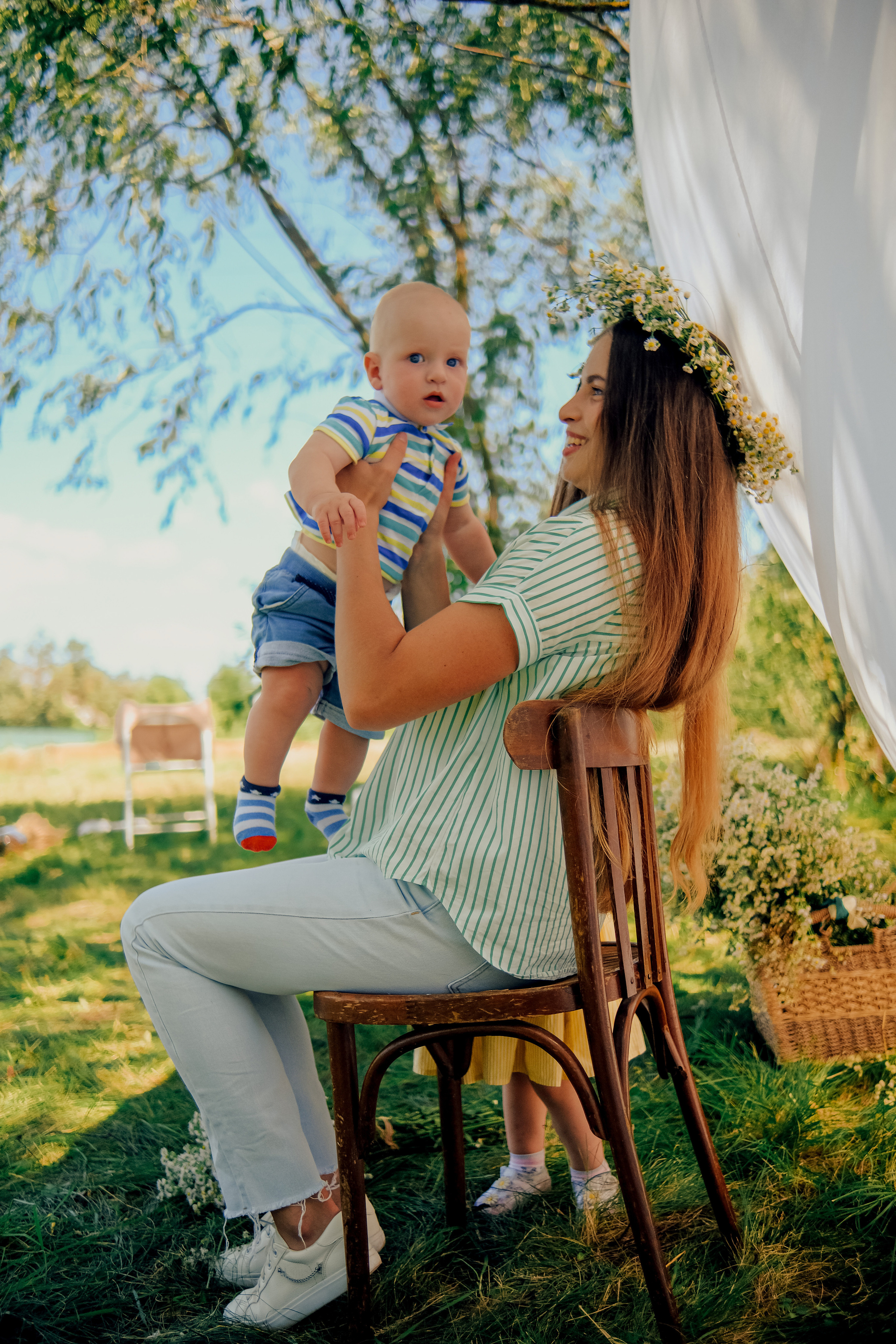 Алина с малышами. Nattie.ph