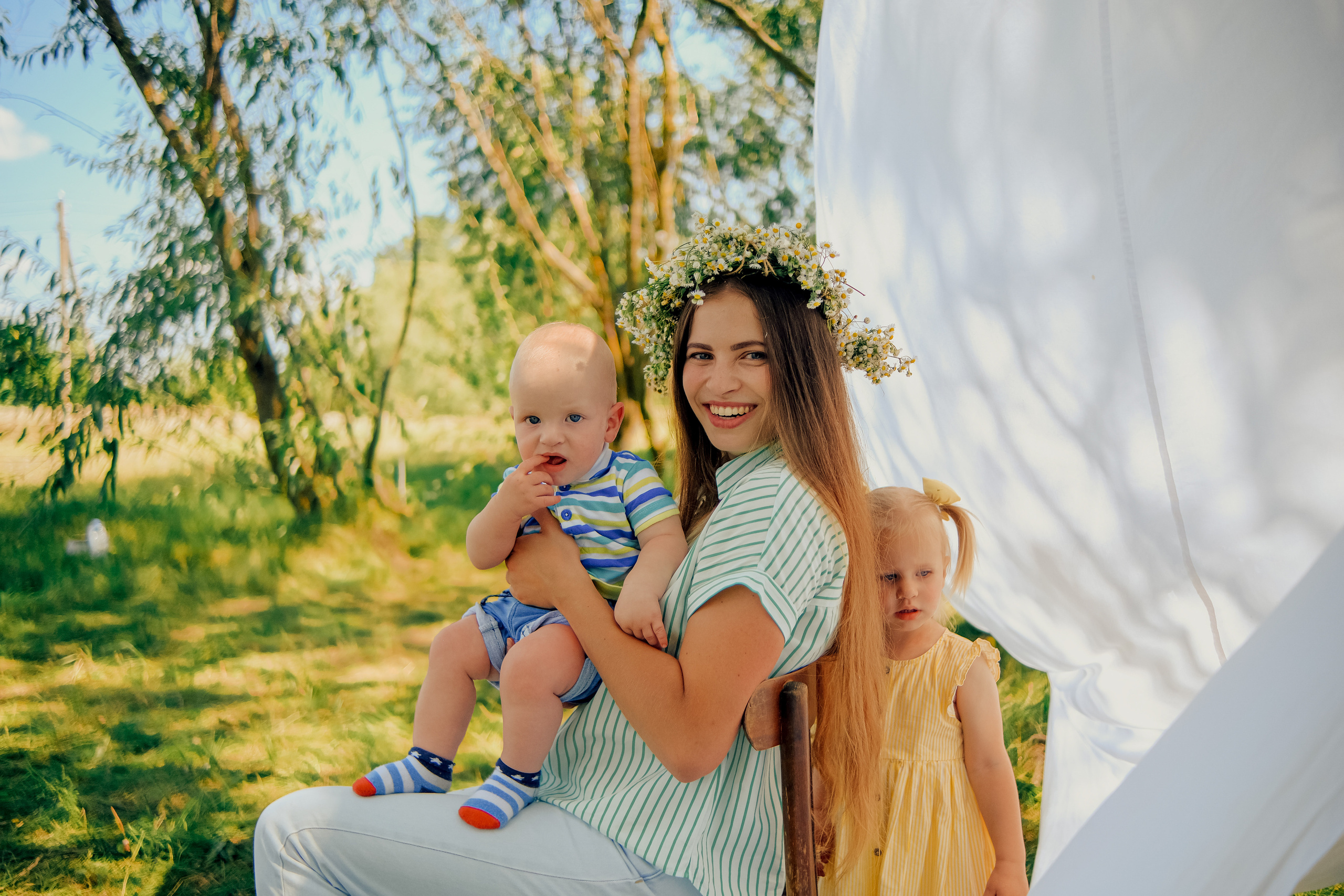 Алина с малышами. Nattie.ph