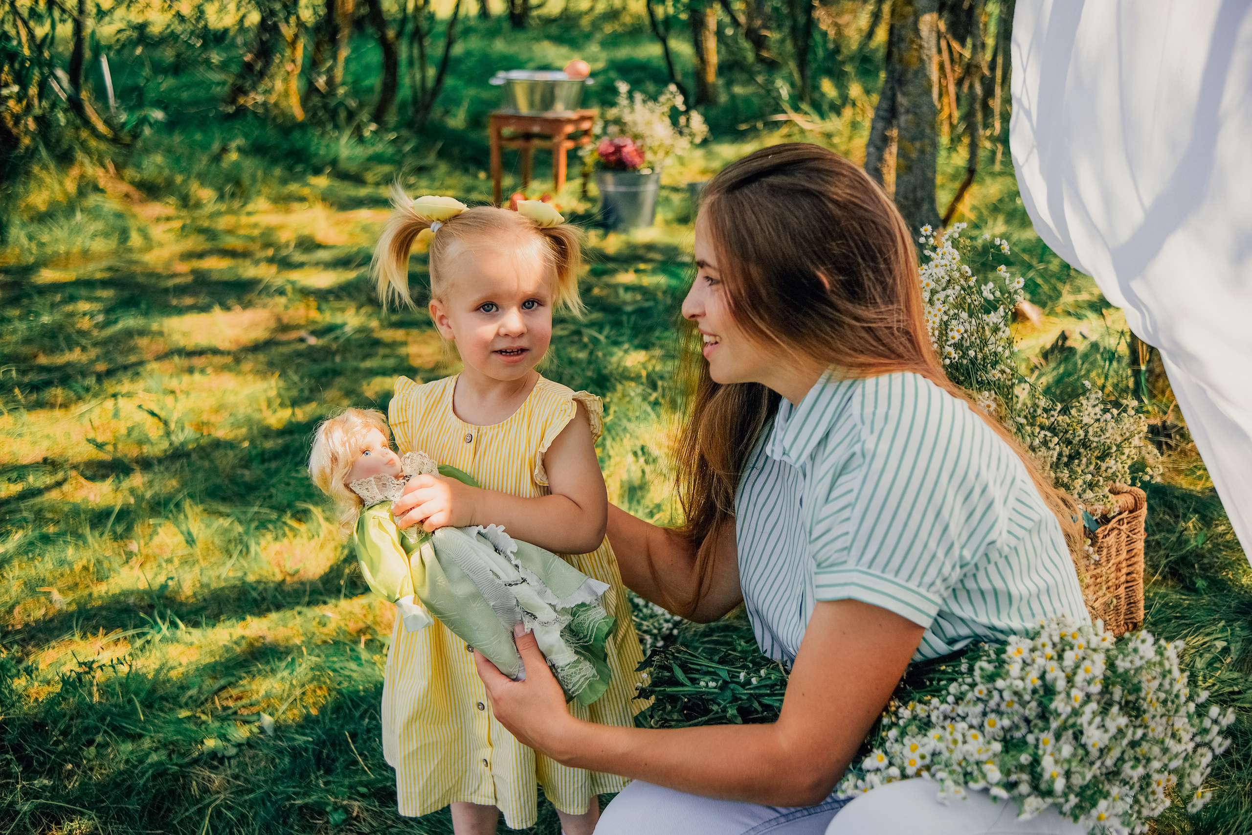 Алина с малышами. Nattie.ph