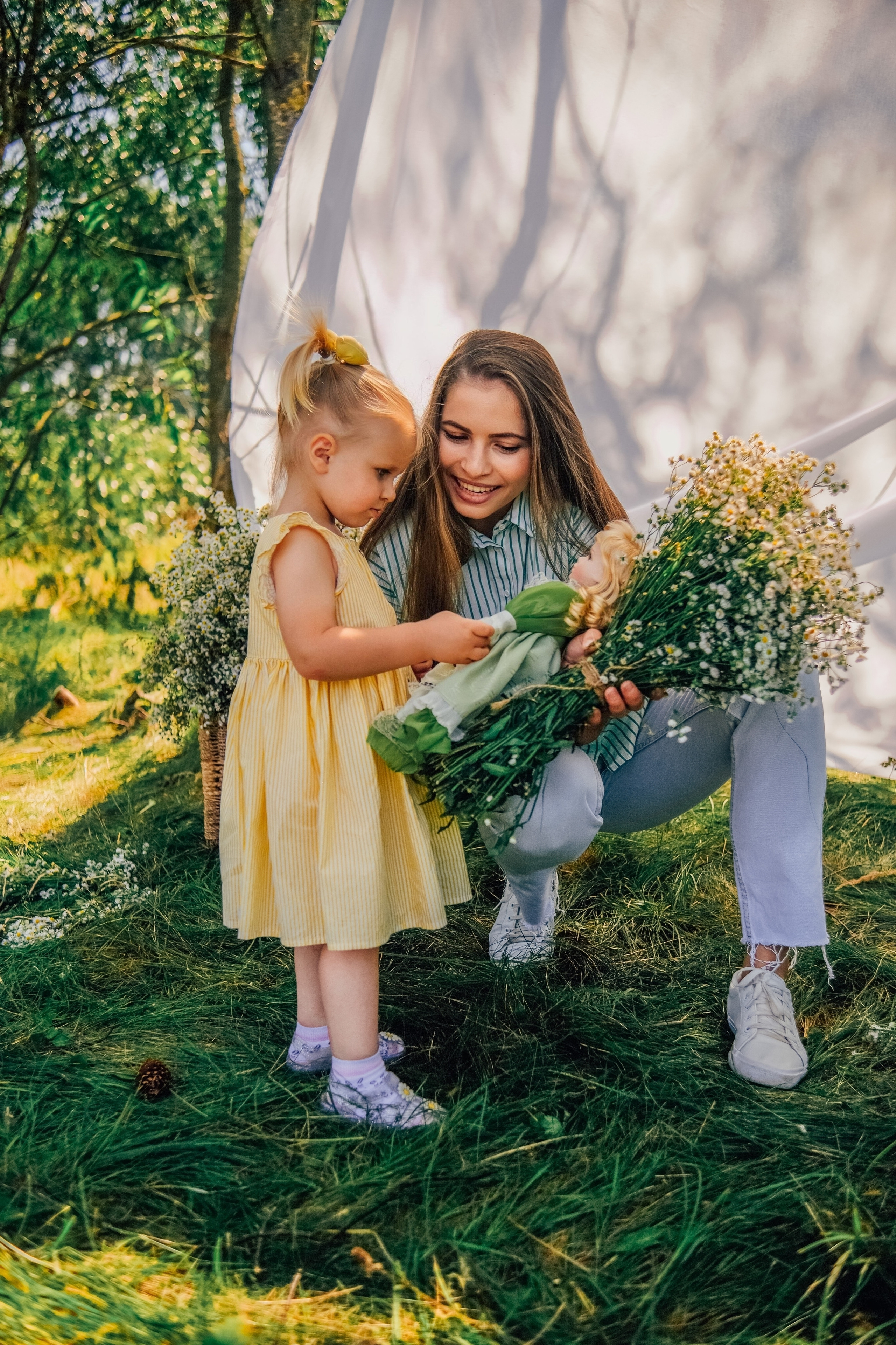 Алина с малышами. Nattie.ph