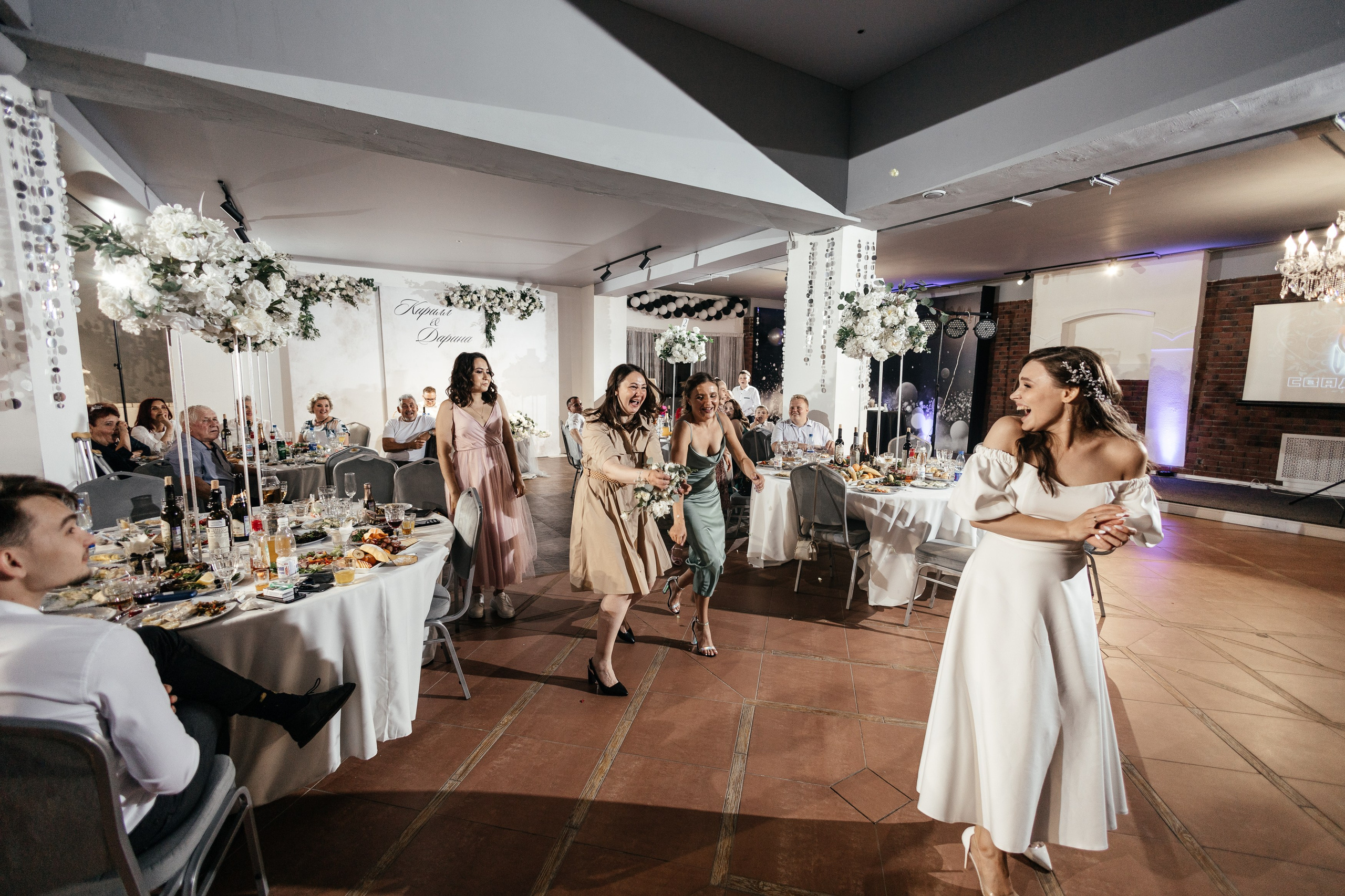 Свадебный фотограф Уфа — Руслан ГабдлисламовЖивые эмоции, красивые кадры, воспоминания на всю жизнь.Работаю по всей Республике Башкортоста. Свадебный фотограф Уфа Руслан Габдлисламов