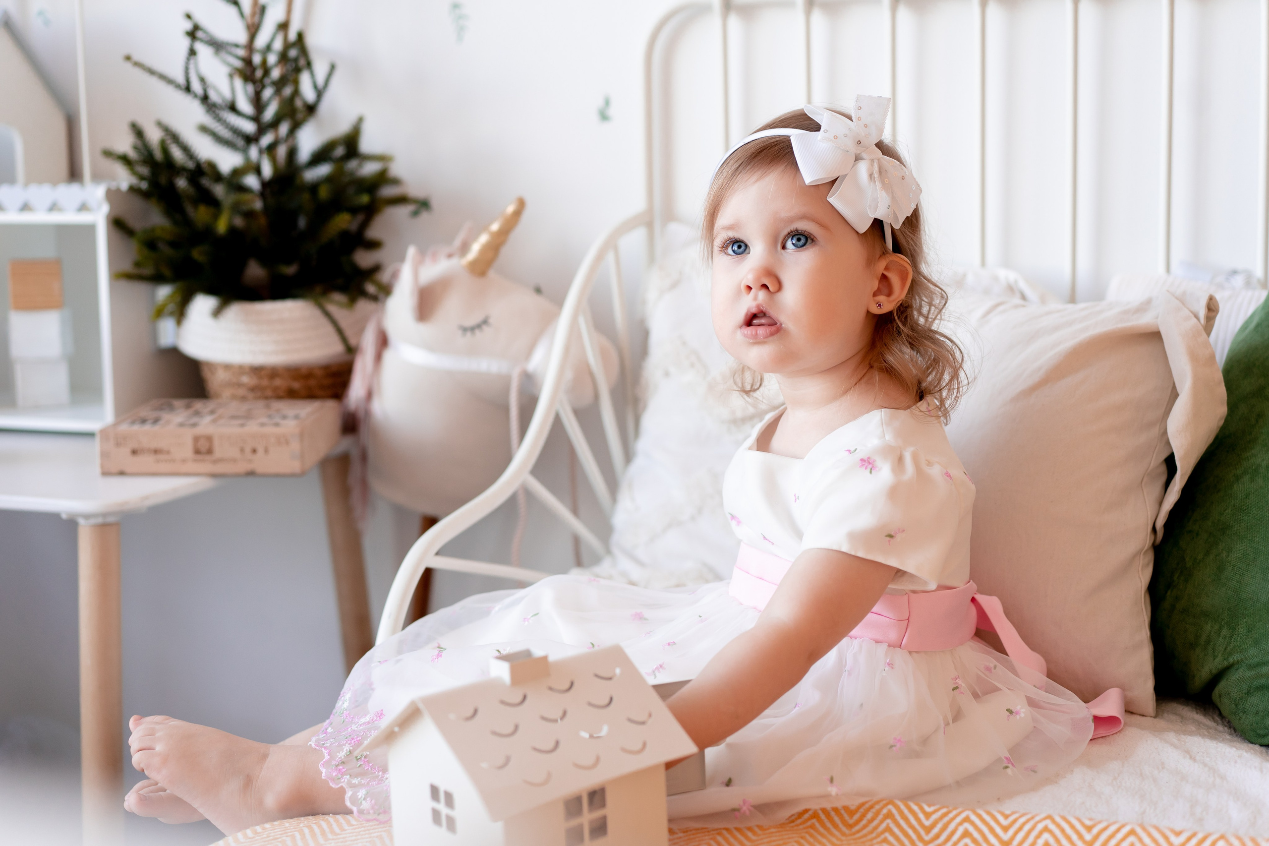 С Днём Рождения ребенка, портрет. Детская, семейная фотостудия в Санкт-Петербурге