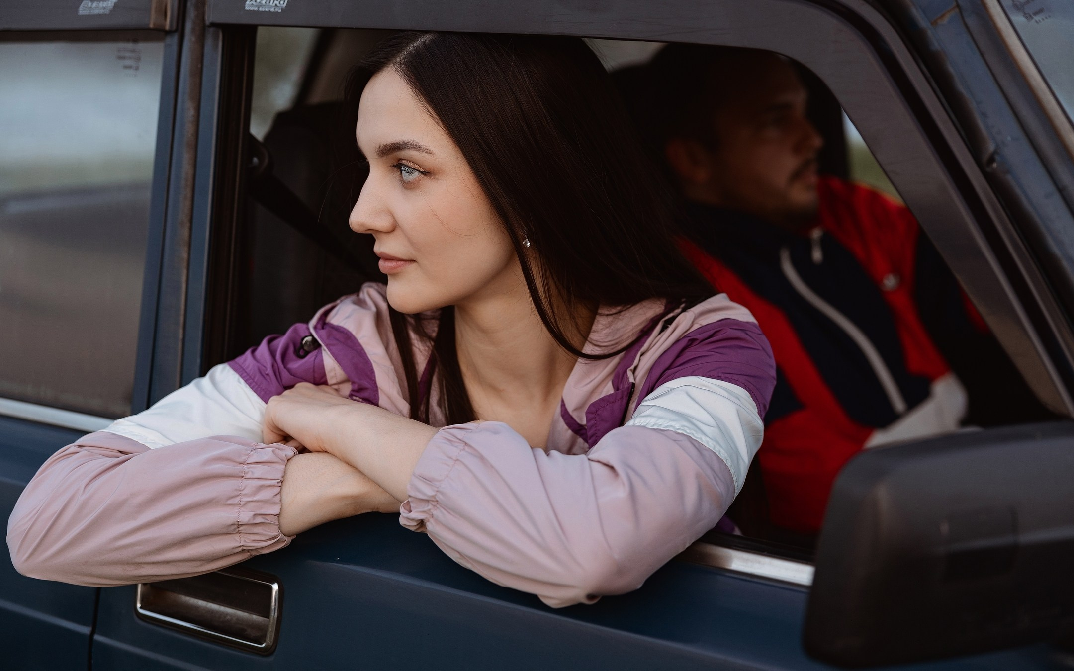 Волшебная фотосессия в поле, захватывающая ваше воображение