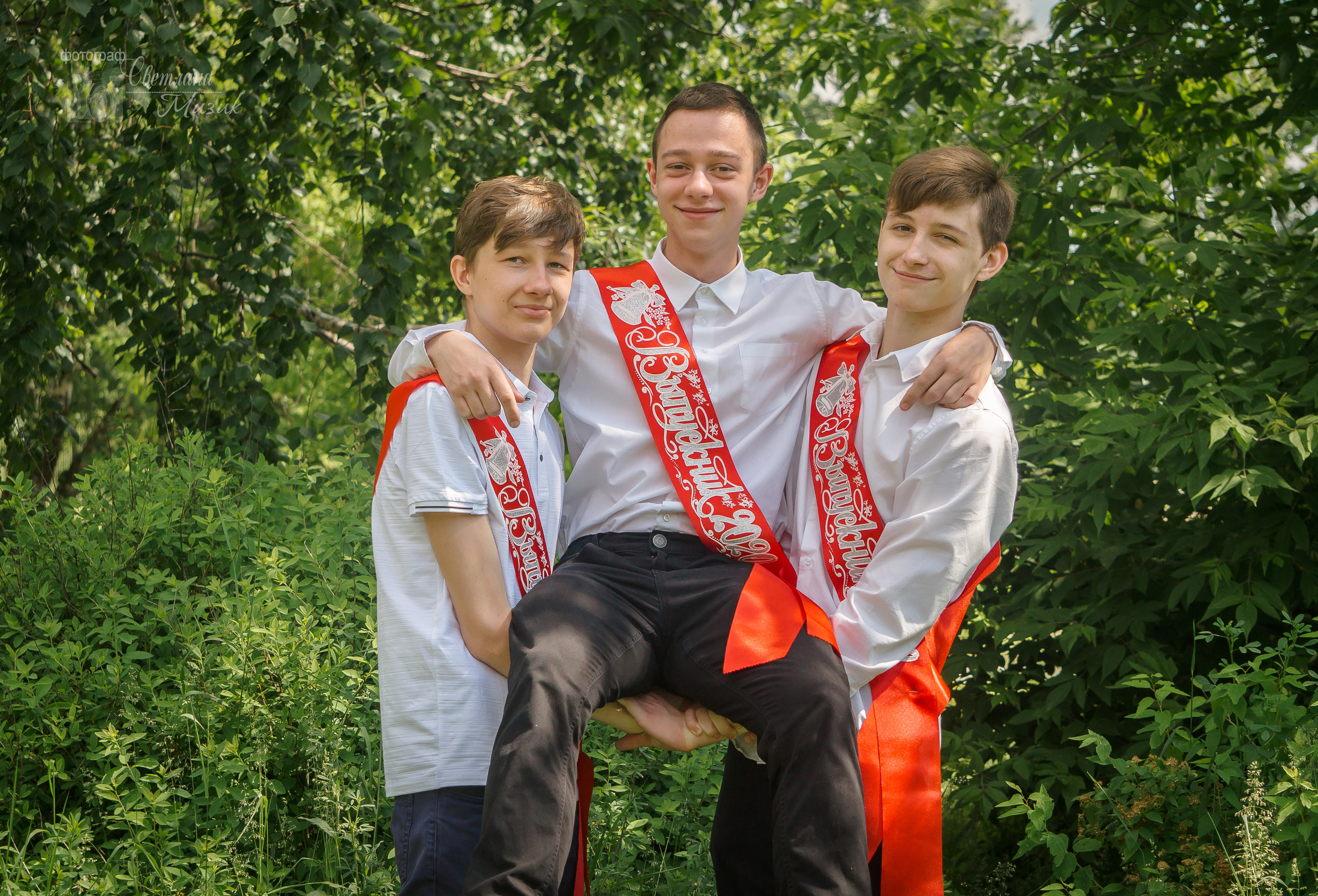 Фотосъемка в детском саду фотосъемка в школе Дипломы Выпускник Фотопла. Фотосъемка в детском саду и школе. Фотоальбомы и фотокниги ВЫПУСКНИК