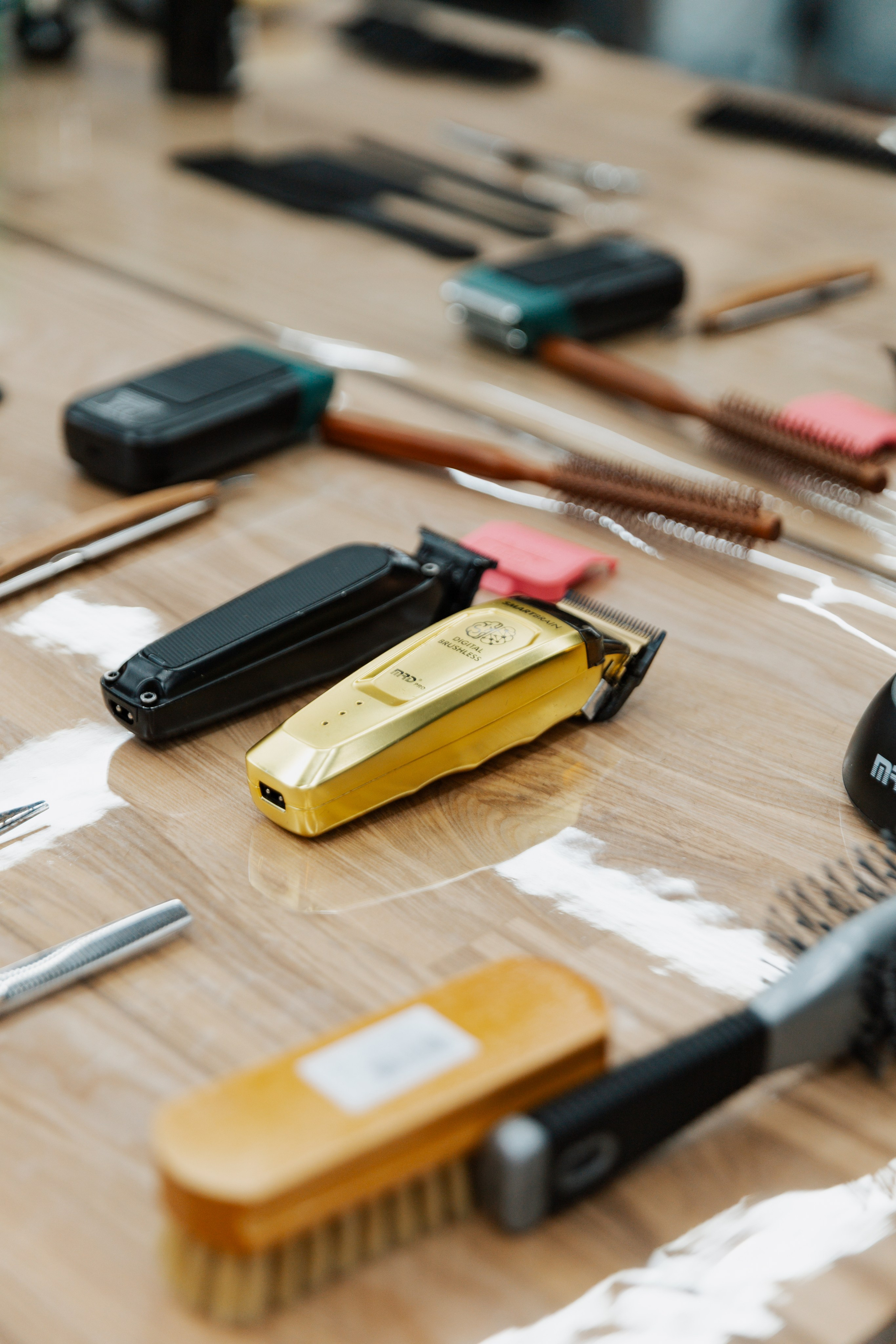 DERBY BARBERSHOP. LIYALEE PHOTO