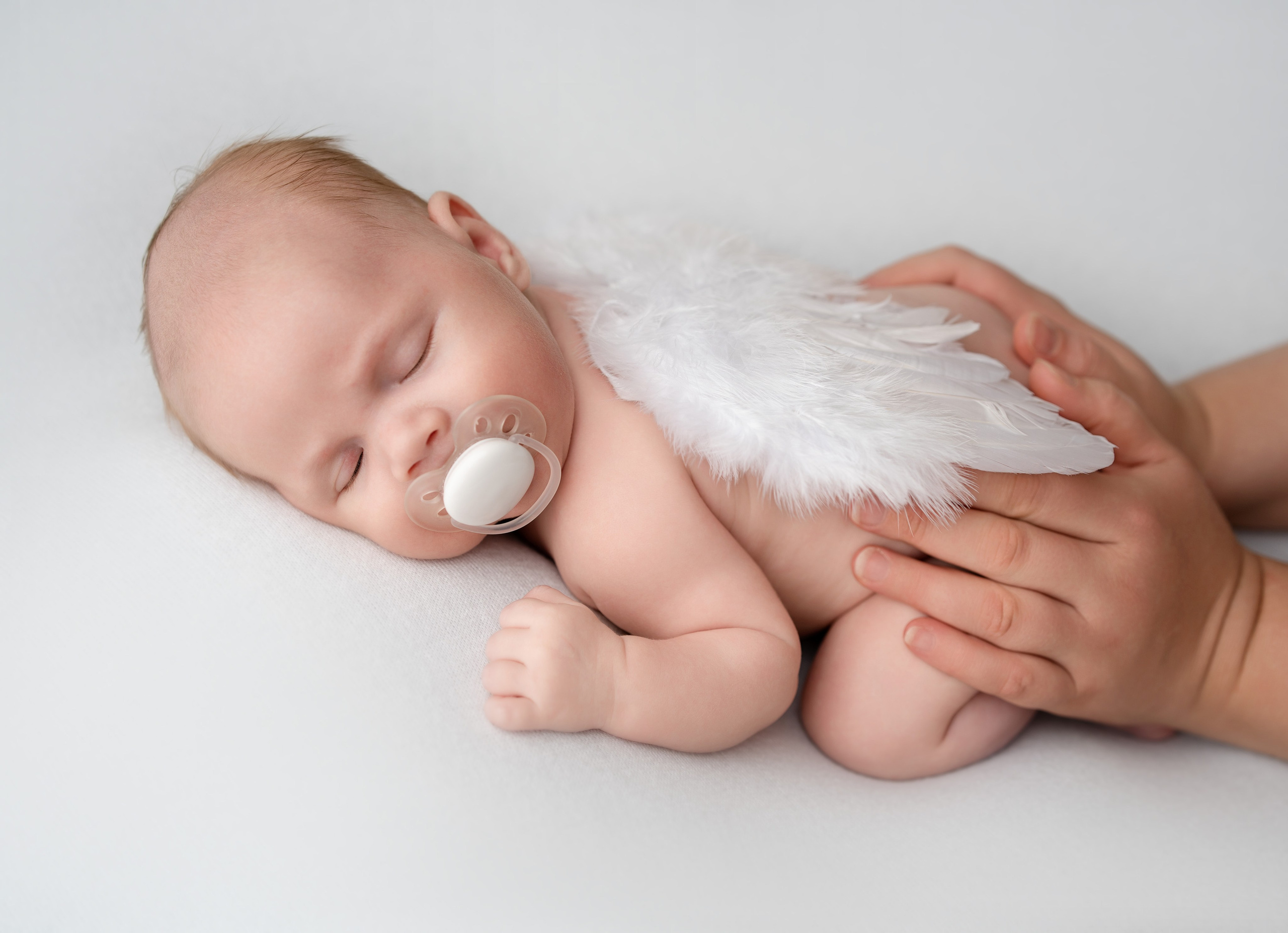 Фотограф новорожденных в Нижнем Новгороде - профессиональная фотосессия для новорожденных, уютные и милые снимки малышей, создание уникальных образов и воспоминаний для родителей. Специалист по детской фотографии предлагает услуги по съемке новорожденных в комфортной обстановке, обеспечивая безопасность и тепло для вашего малыша.