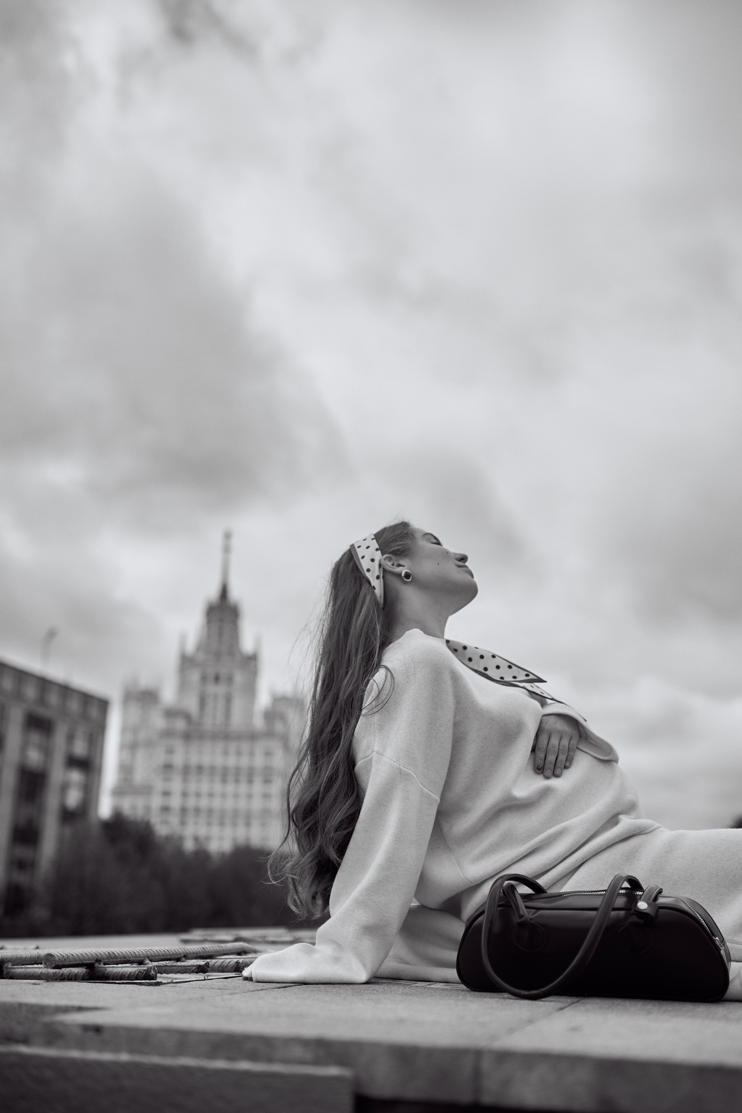 Оля на прогулке по городу. Семейный и свадебный lifestyle-фотограф в Москве Мария Петрова