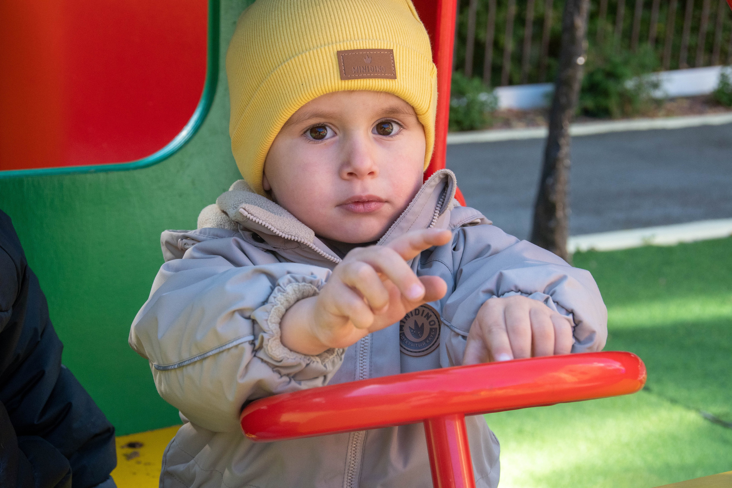 2023 г. День дошкольного работника и прогулка. Репортажный и детский фотограф в Новосибирске