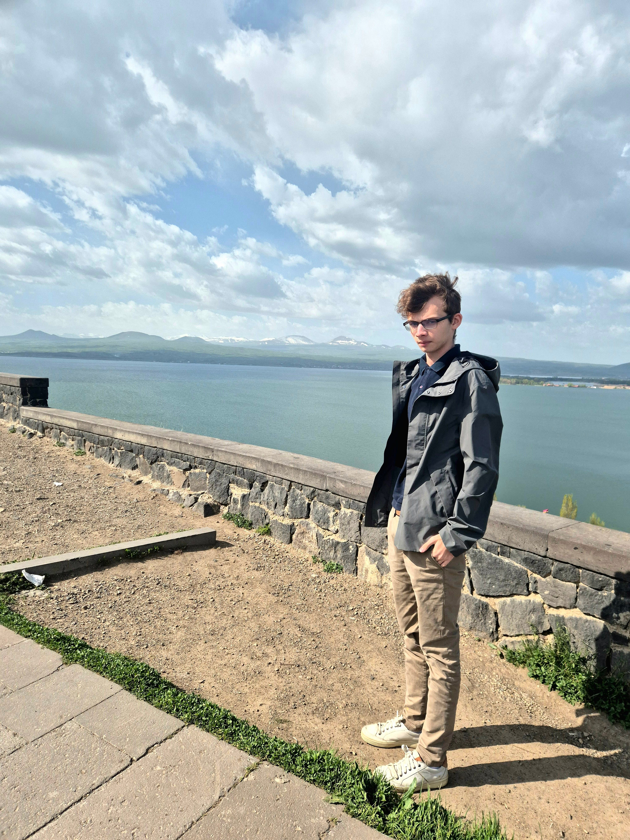 Почти каждый приезд в Ереван стараемся выбраться на Севан