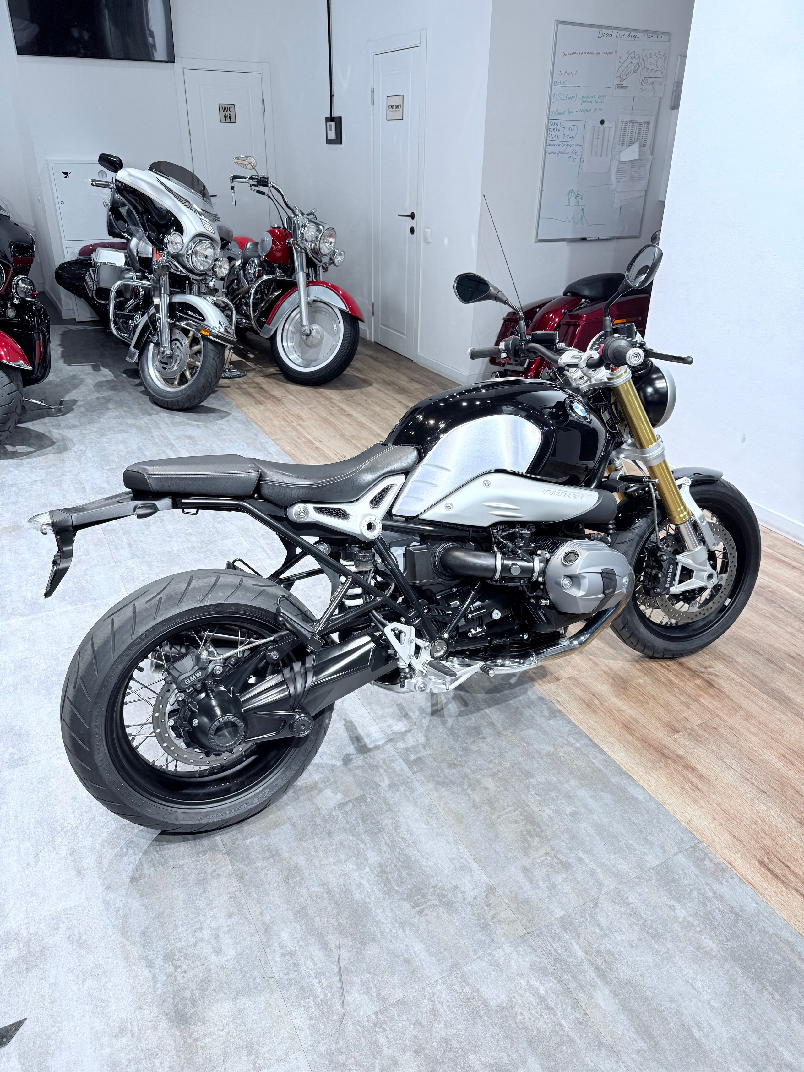 BMW R Nine T Black Storm. Hello Davidson, Москва. Только хорошие мотоциклы…