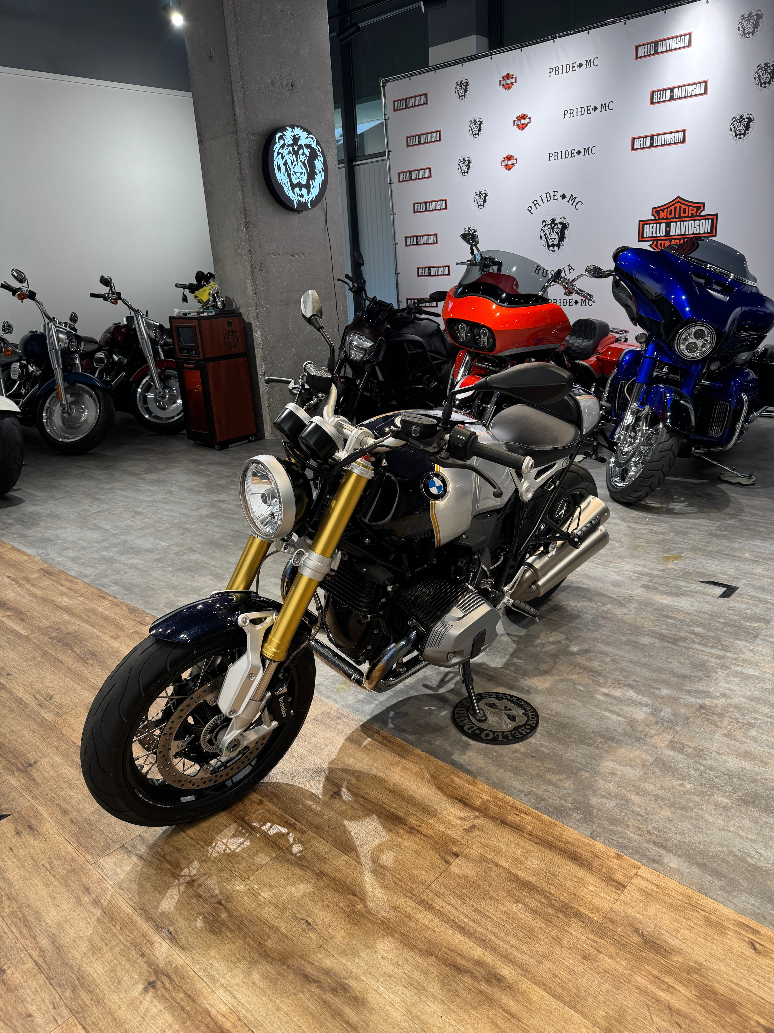 Мотоциклы Harley-Davidson BMW R Nine T (Option 719) — купить мотоцикл. Hello Davidson, Москва. Только хорошие мотоциклы…