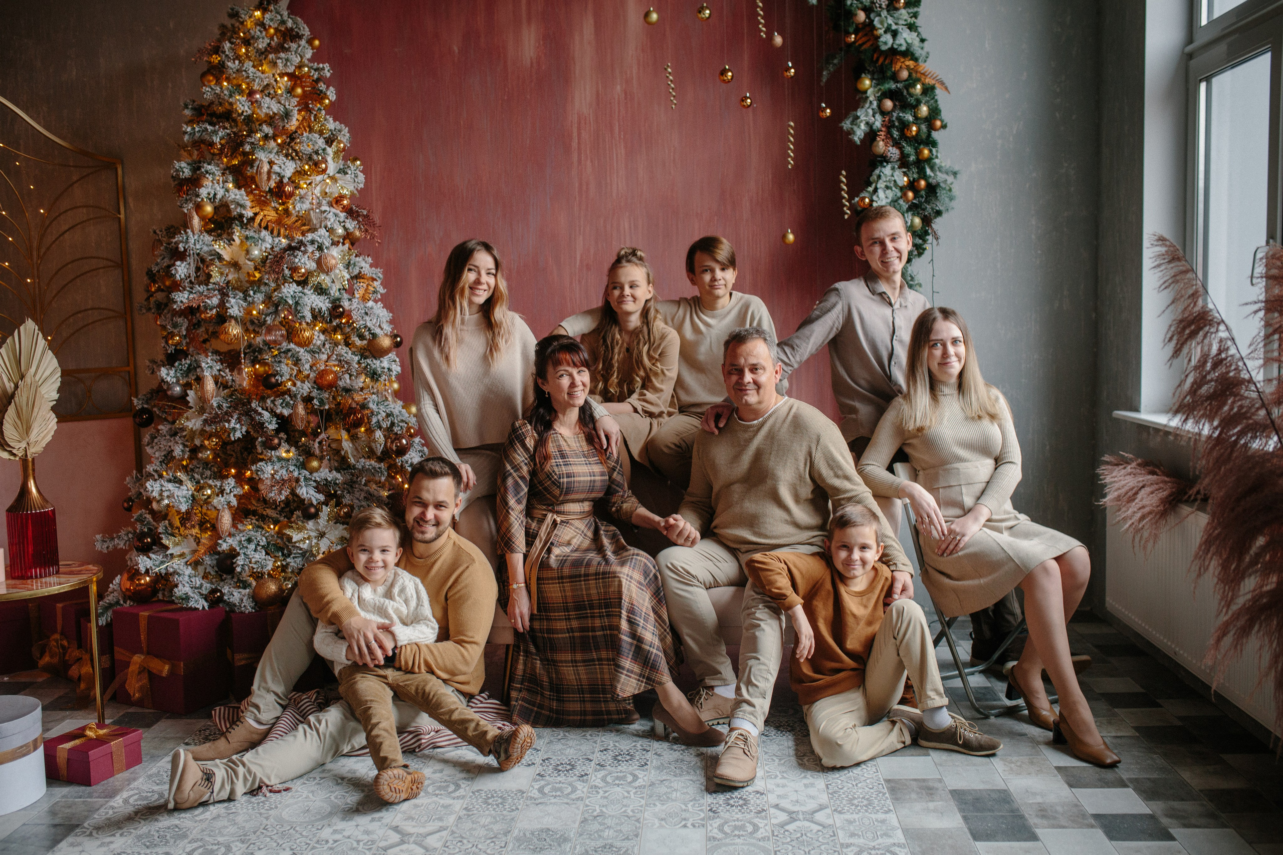 Семейная фотосессия в студии и дома Спб портфолио Насти Околот