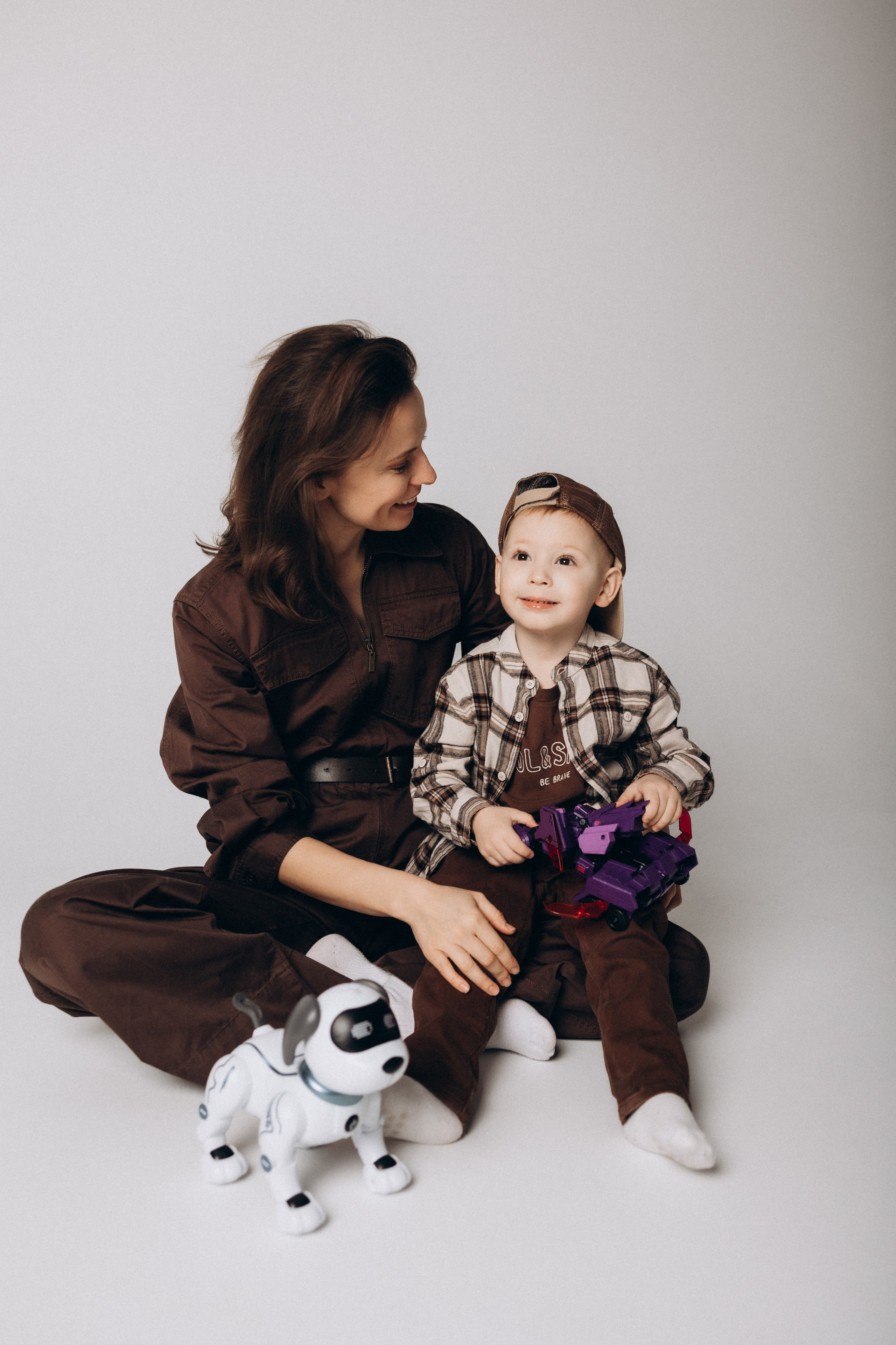 Фотосессия, а студии мамы и сына. Фотограф Артем Бросов в Санкт-Петербурге и Дубае