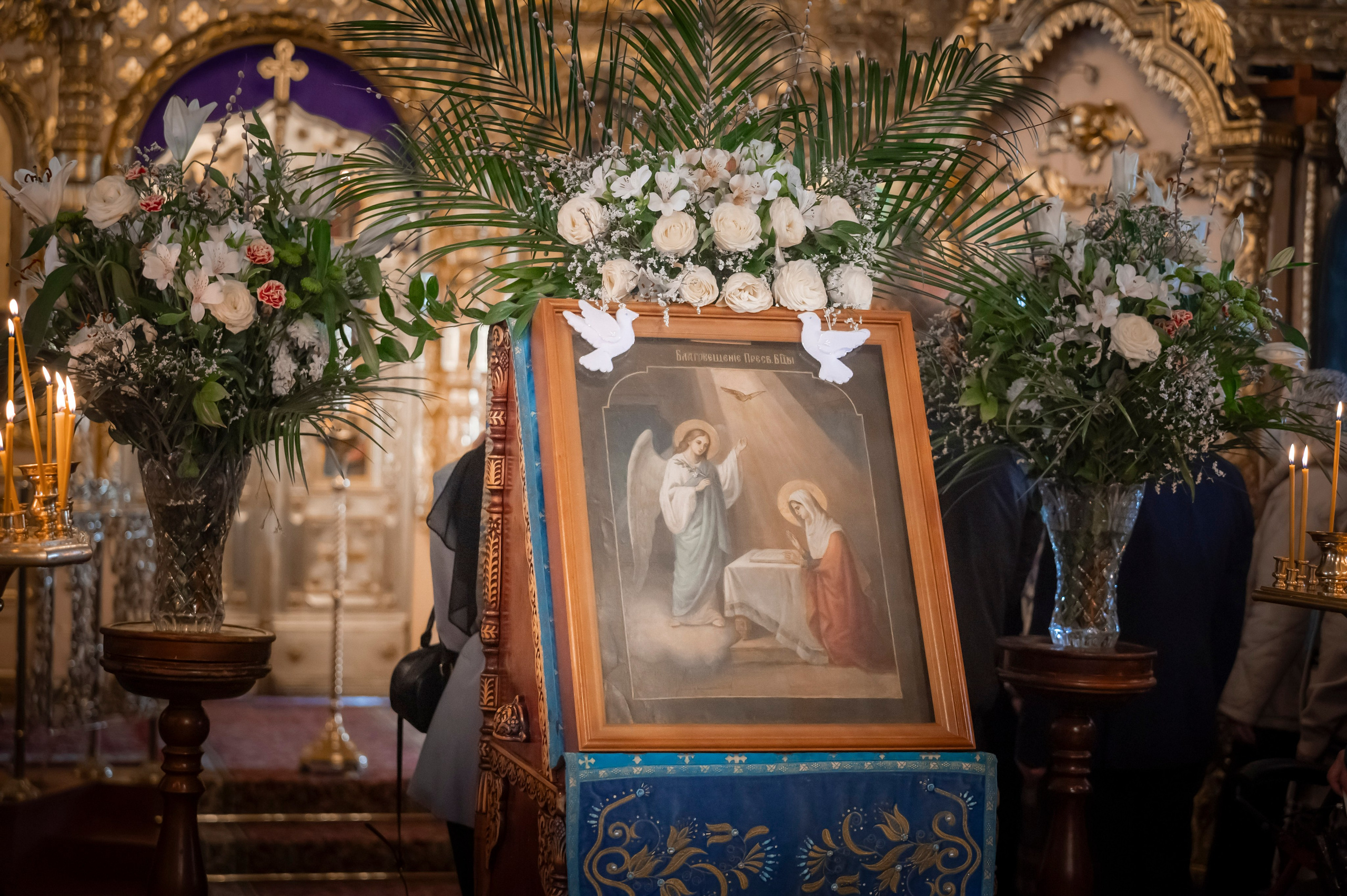 Богородский храм. Благовещение. Божественная Литургия. Антон и Татьяна Денисенко — В храме