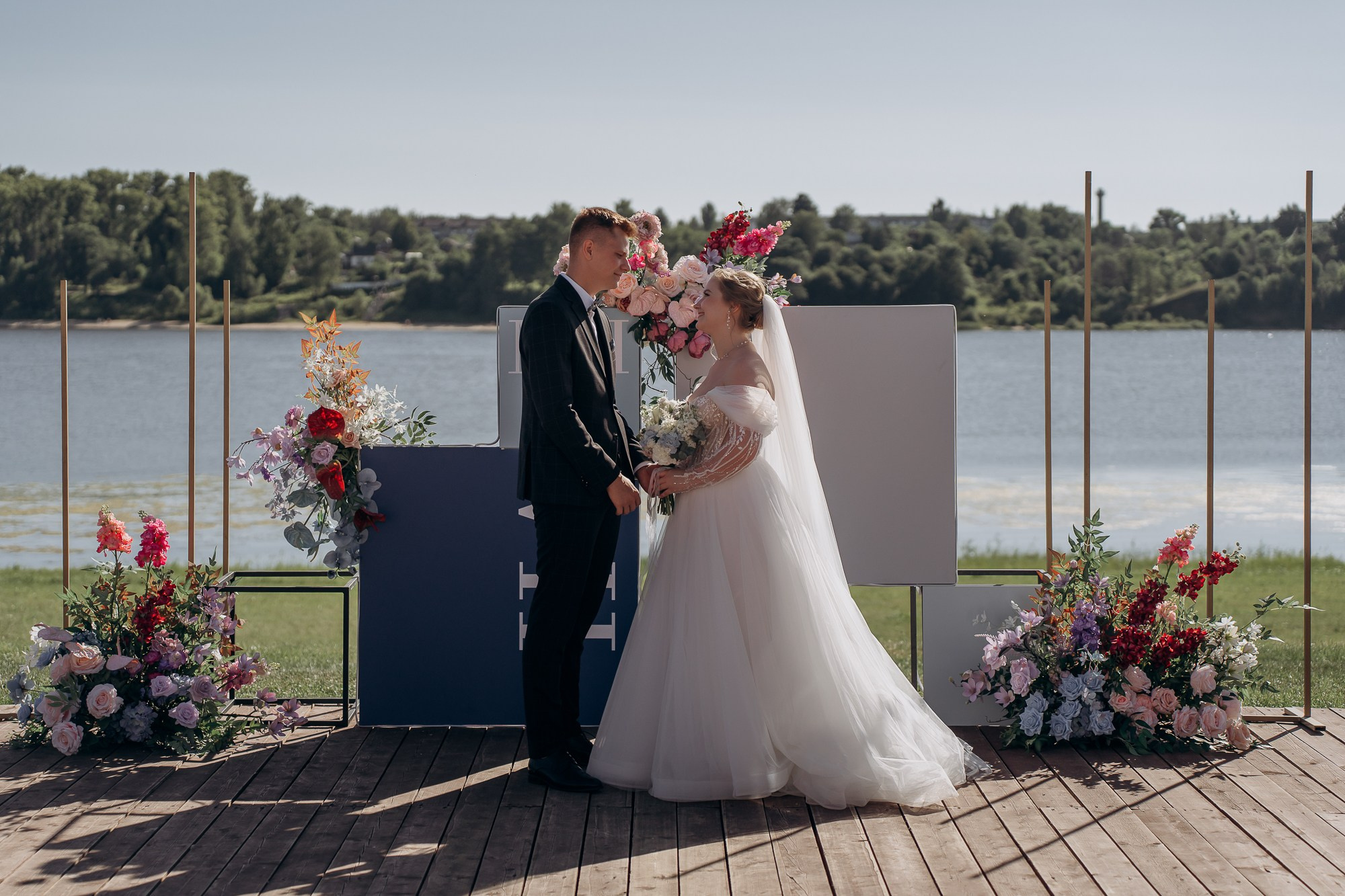 Свадебная фотосессия в глэмпинге. Свадебный и репортажный фотограф в Ярославле Евгений Сальников