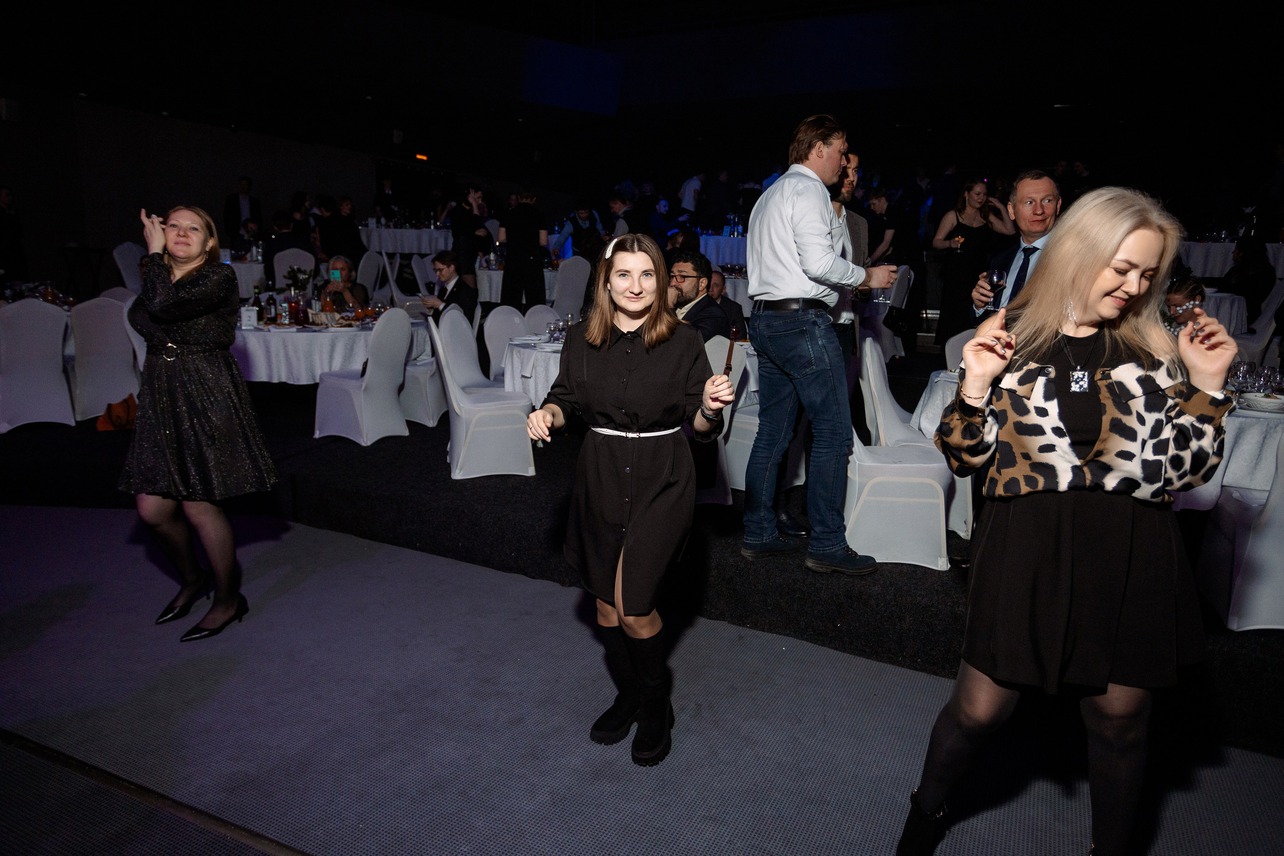 РЕПОРТАЖ: НОВЫЙ ГОД В ДК МЕТАЛЛУРГ. Профессиональный фотограф в Ижевске Леша Петров