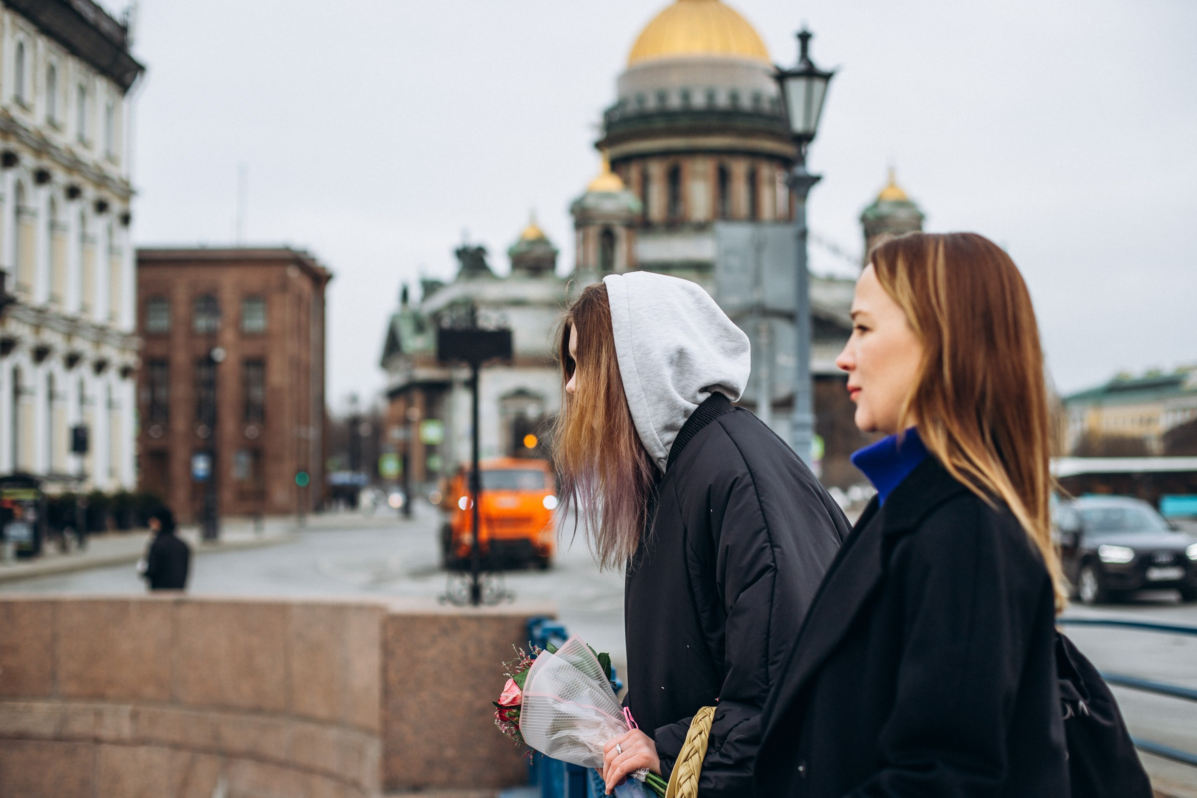 Наталь и Анастасия в марте. Фотопрогулка в Петербурге. Индивидуальный и семейный фотограф в Санкт-Петербурге