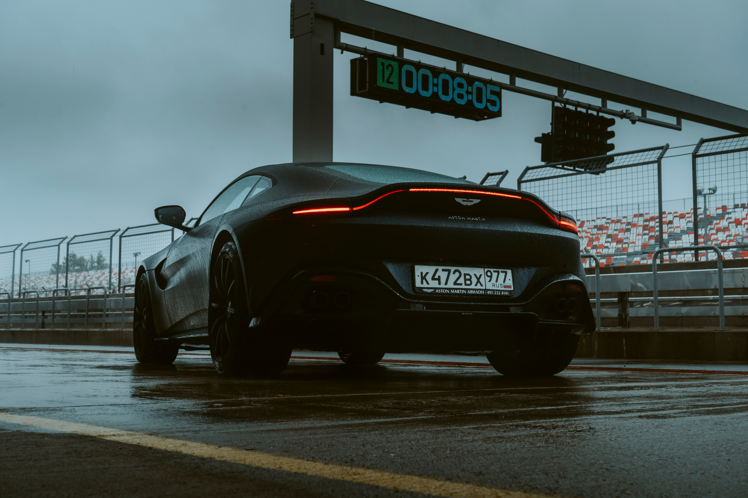 Aston Martin Vantage. Автомобильный и коммерческий фотограф Москва