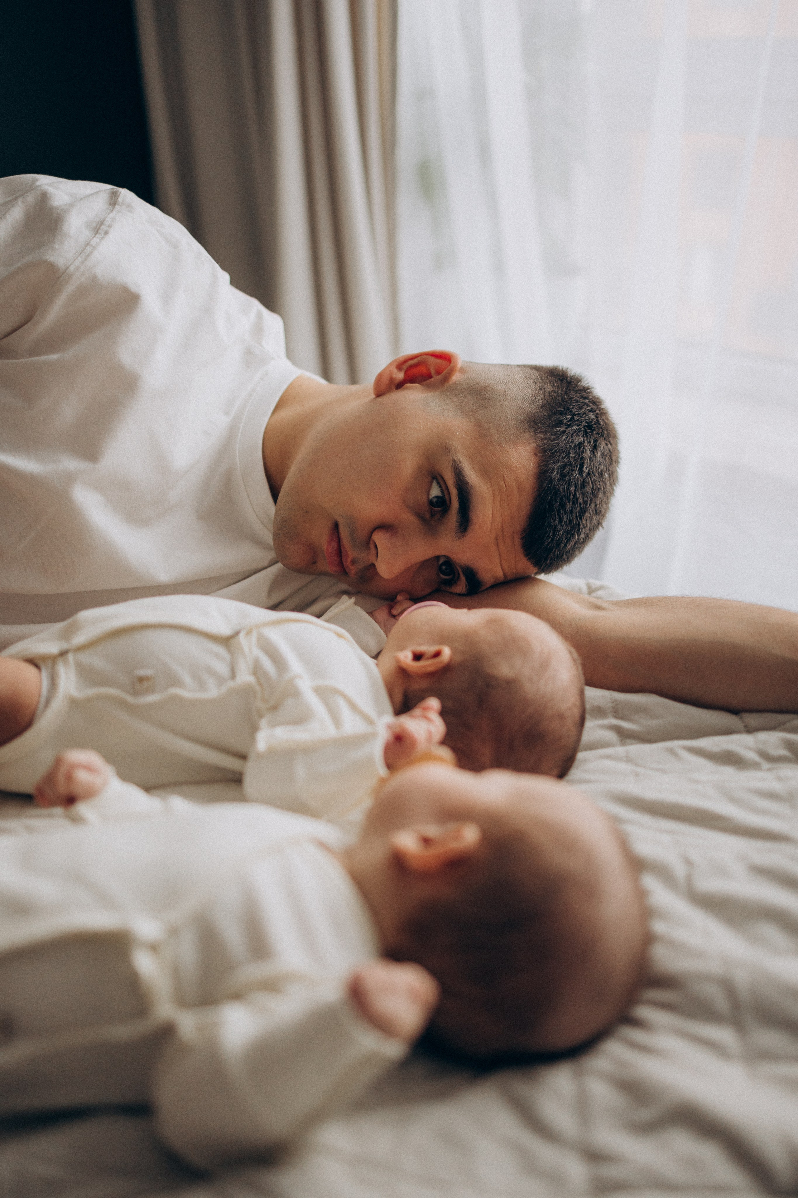 Семейная фотосессия с новорожденным, фотосессия новорожденного, ньюборн, фотосессия ньюборн, ньюборн лайфстайл, фотосессия новорожденного дома, фотограф новорожденных