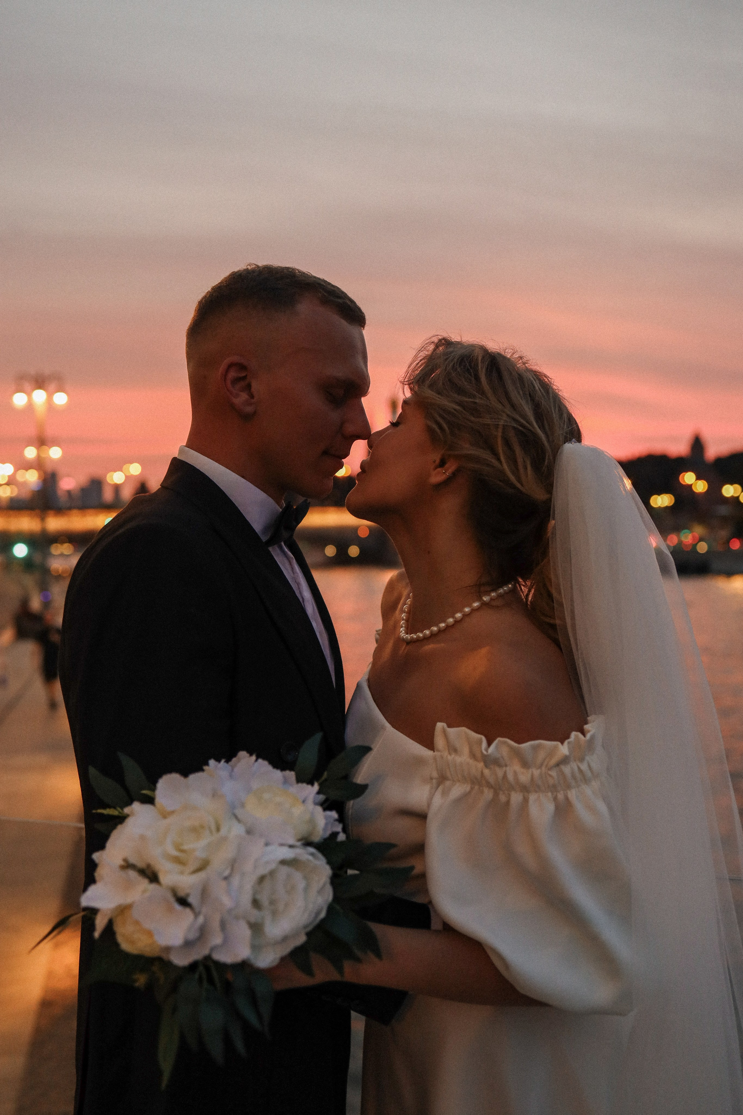 М. + Л.  Роспись в МФЦ, прогулка по ночной Москве. Семейный и lovestory фотограф в Москве Светлана Коняхина