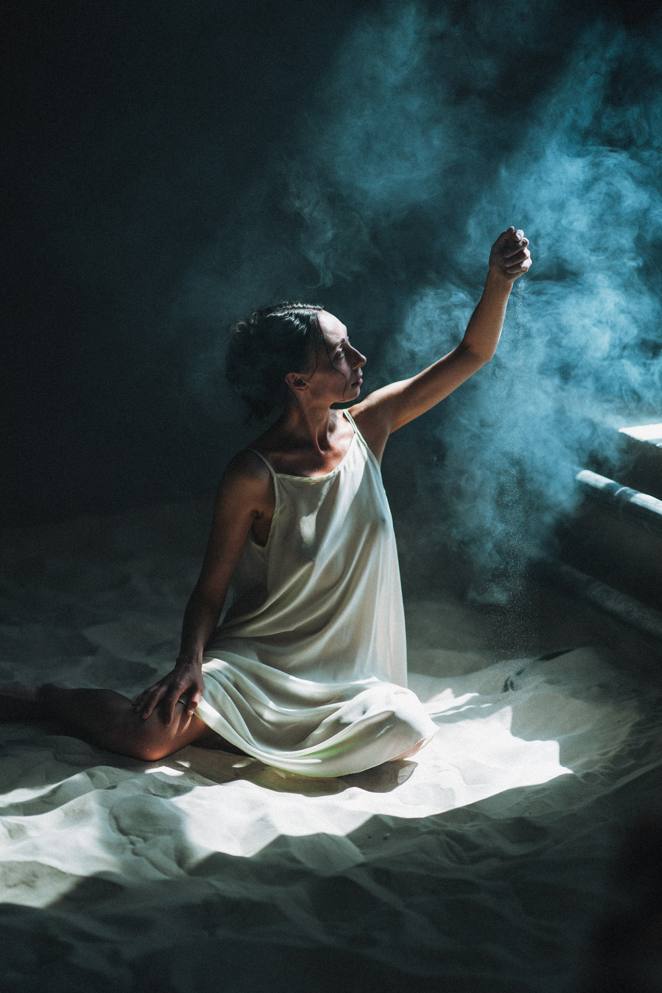 Filmed as part of a master class on artistic female portraiture by Anna Zakharova. St. Petersburg, 2024.