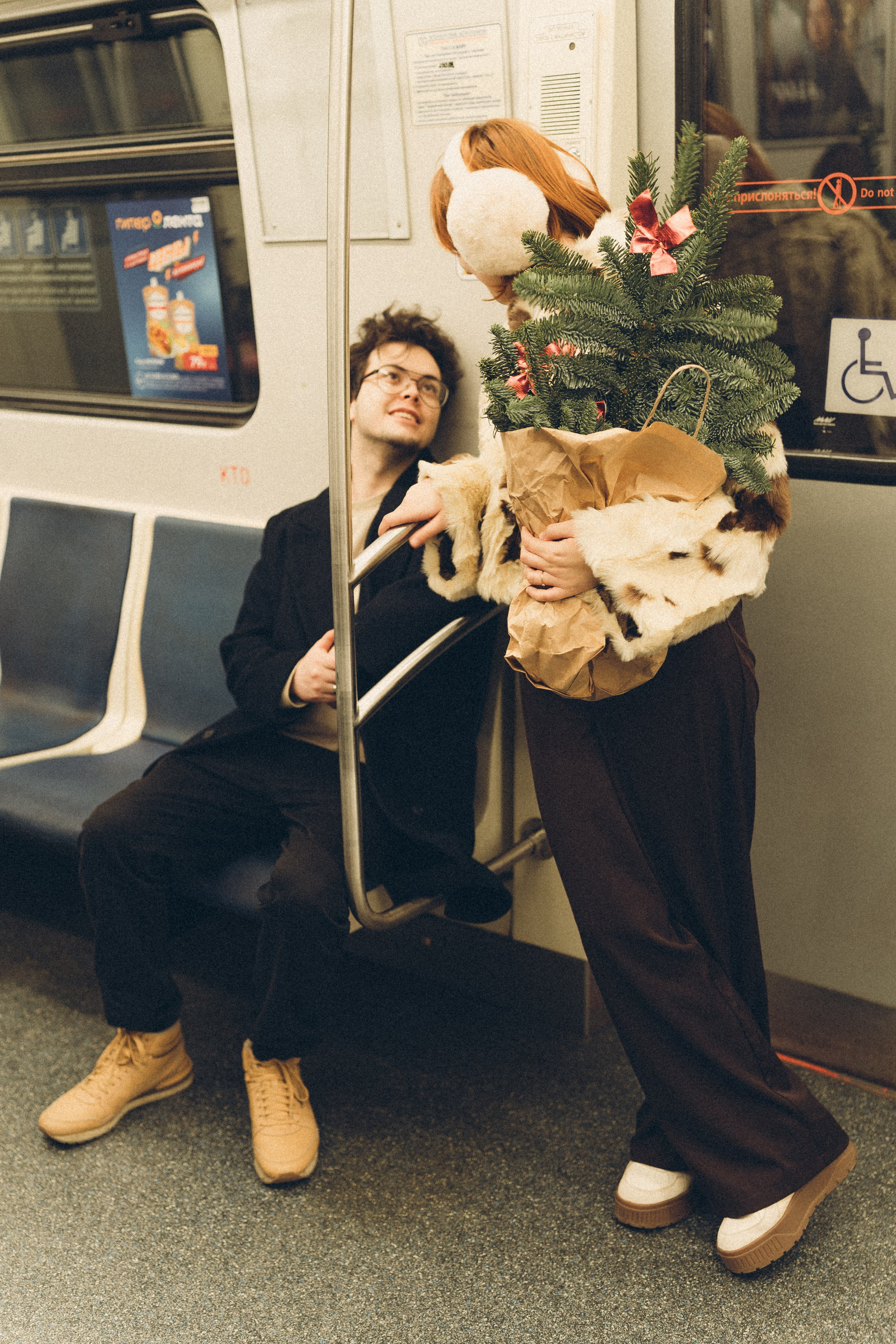 НОВОГОДНЯЯ ФОТОСЕСИИЯ ПАРЫ В МЕТРО ЛЮБОВЬ. Профессиональный фотограф, Санкт-Петербург — Виктория Богомолова
