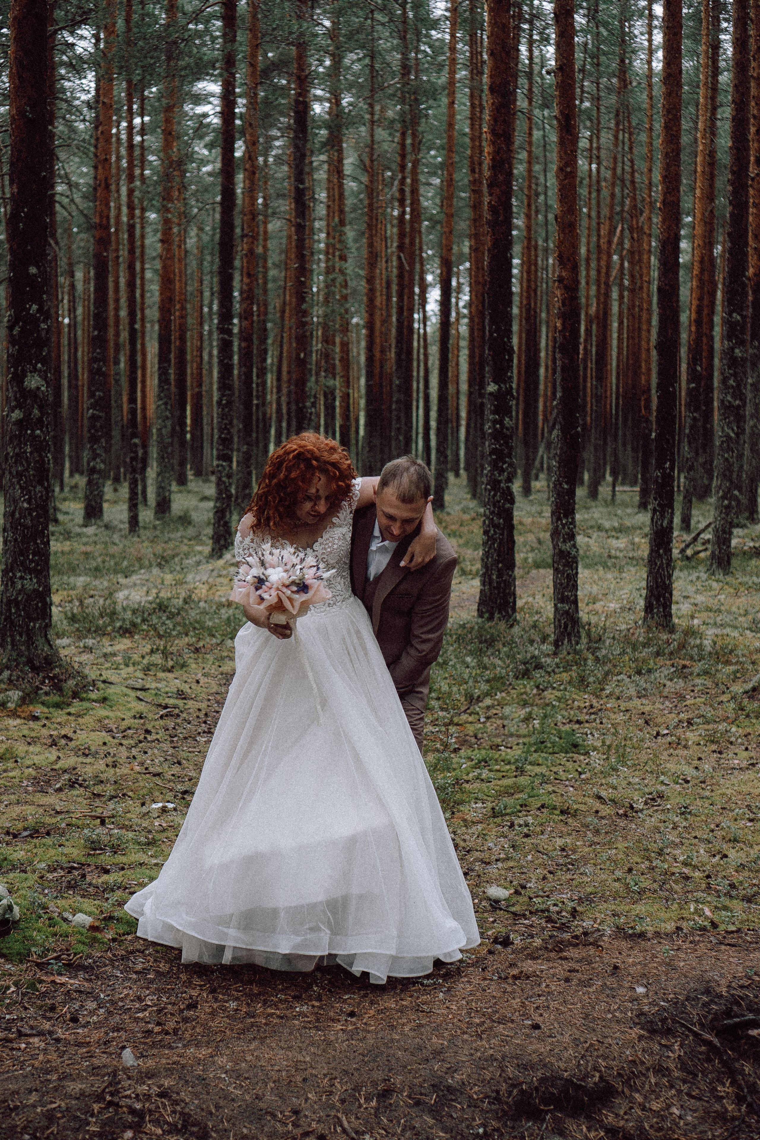 СВАДЕБНАЯ ФОТОСЕССИИЯ ПАРЫ В ГОРОДЕ ПРИОЗЕРСК В СОСНОВОМ ЛЕСУ И С ПИКАПОМ. Профессиональный фотограф, Санкт-Петербург — Виктория Богомолова