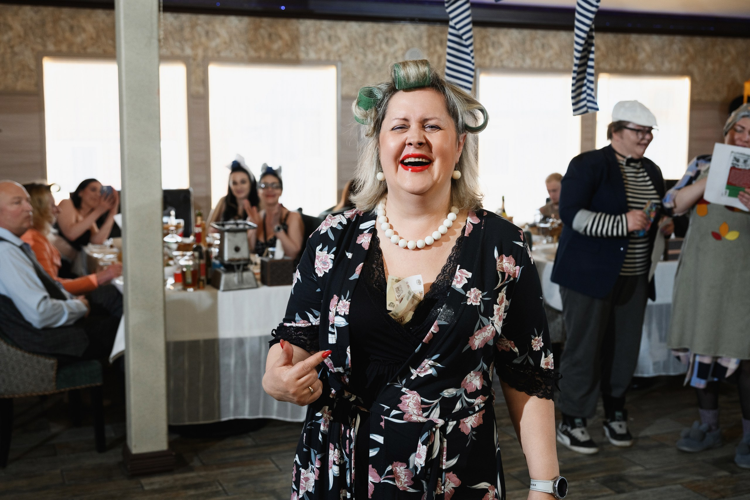 Фотосъемка дня рождения в кафе в Петропавловске-Камчатском, Яркая праздничная фотосессия в кафе в Петропавловске-Камчатском, Необычная фотосъемка дня рождения в стильном кафе в Петропавловске-Камчатском, Эмоциональные и живые кадры с праздника в Петропавловске-Камчатском, Стоимость фотосъемки дня рождения в кафе в Петропавловске-Камчатском.