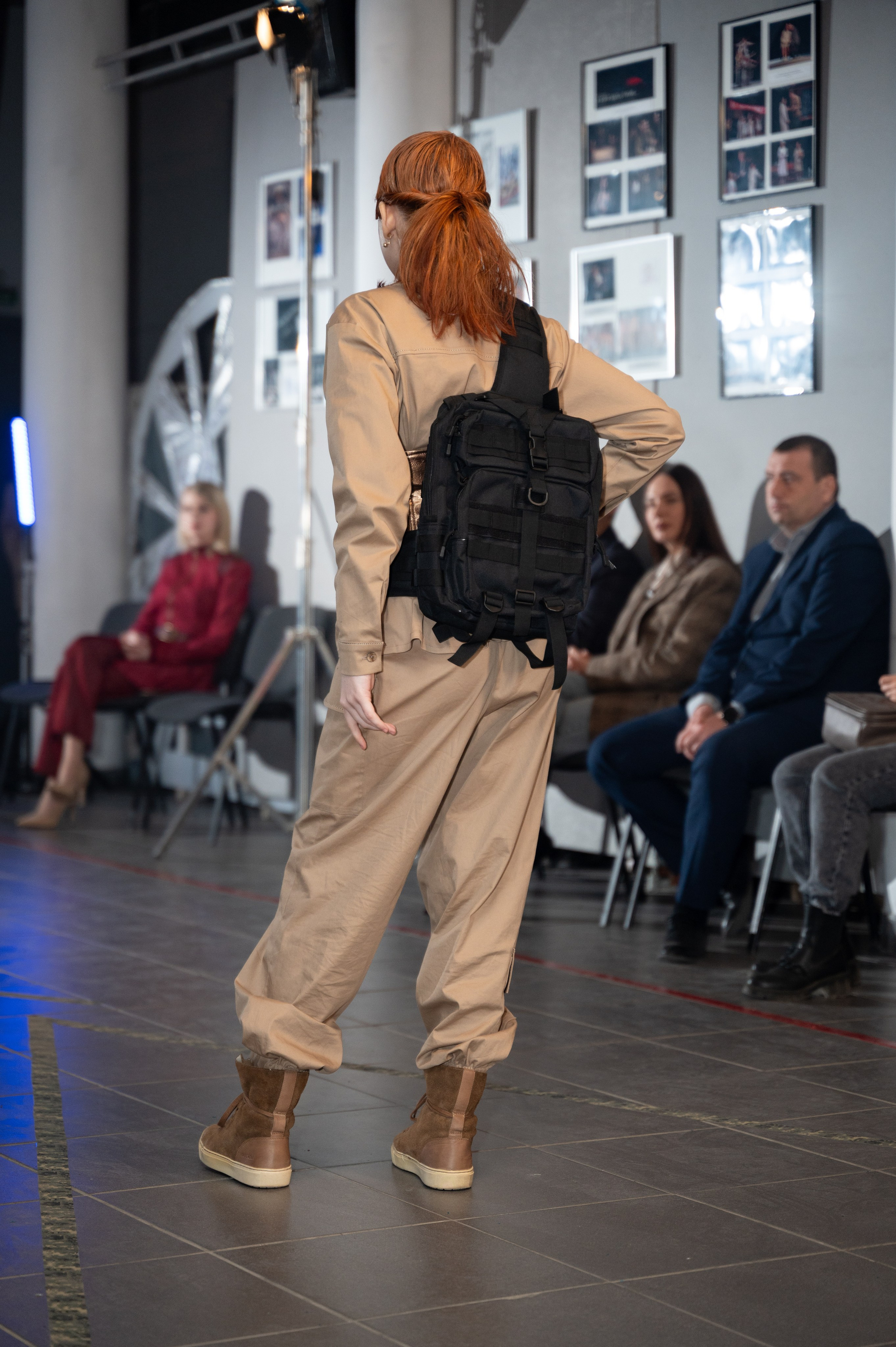 Закрытый показ милитари «Своя трансформация» дизайнера Юлии Бойченко | 24.04.2025. Фотограф в Омске Елизавета Кириллова