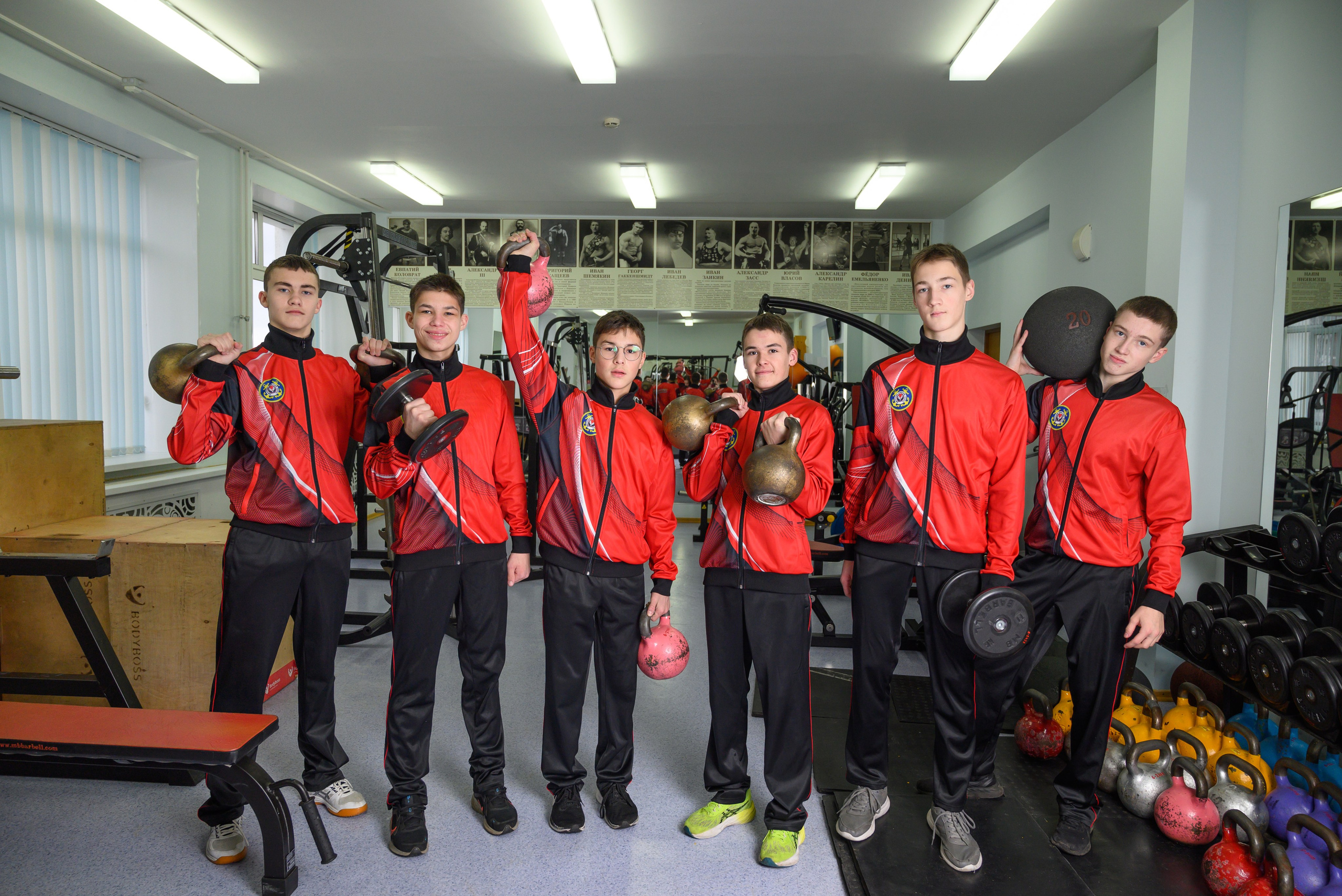 Старшая школа. Фото. Современные выпускные альбомы. Воткинск