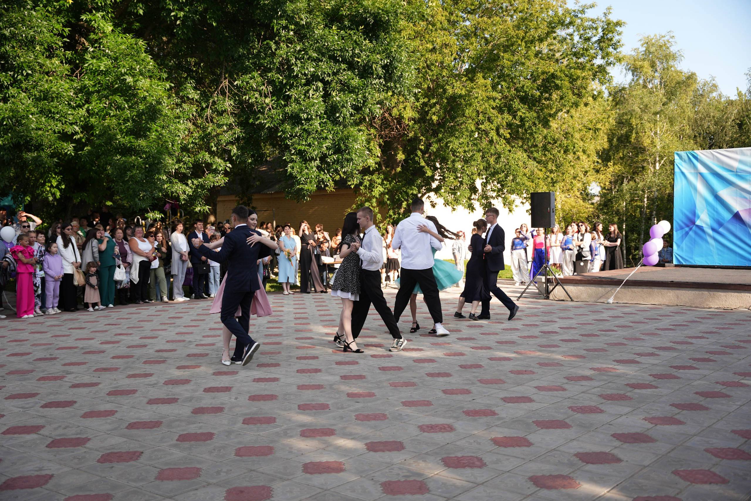 Выпускной в парке. Ольга Плаксина фотограф в Саратове