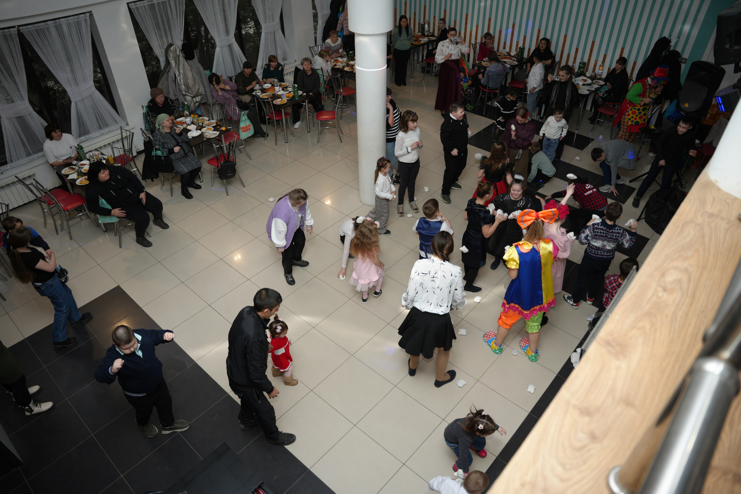 Социально —благотворительная акция «Ты в этом мире не один», посвященная Международному дню инвалидов. ВЫПУСКНЫЕ АЛЬБОМЫ, Школьный фотограф, семейный и свадебный в Саратове и области Ольга Плаксина