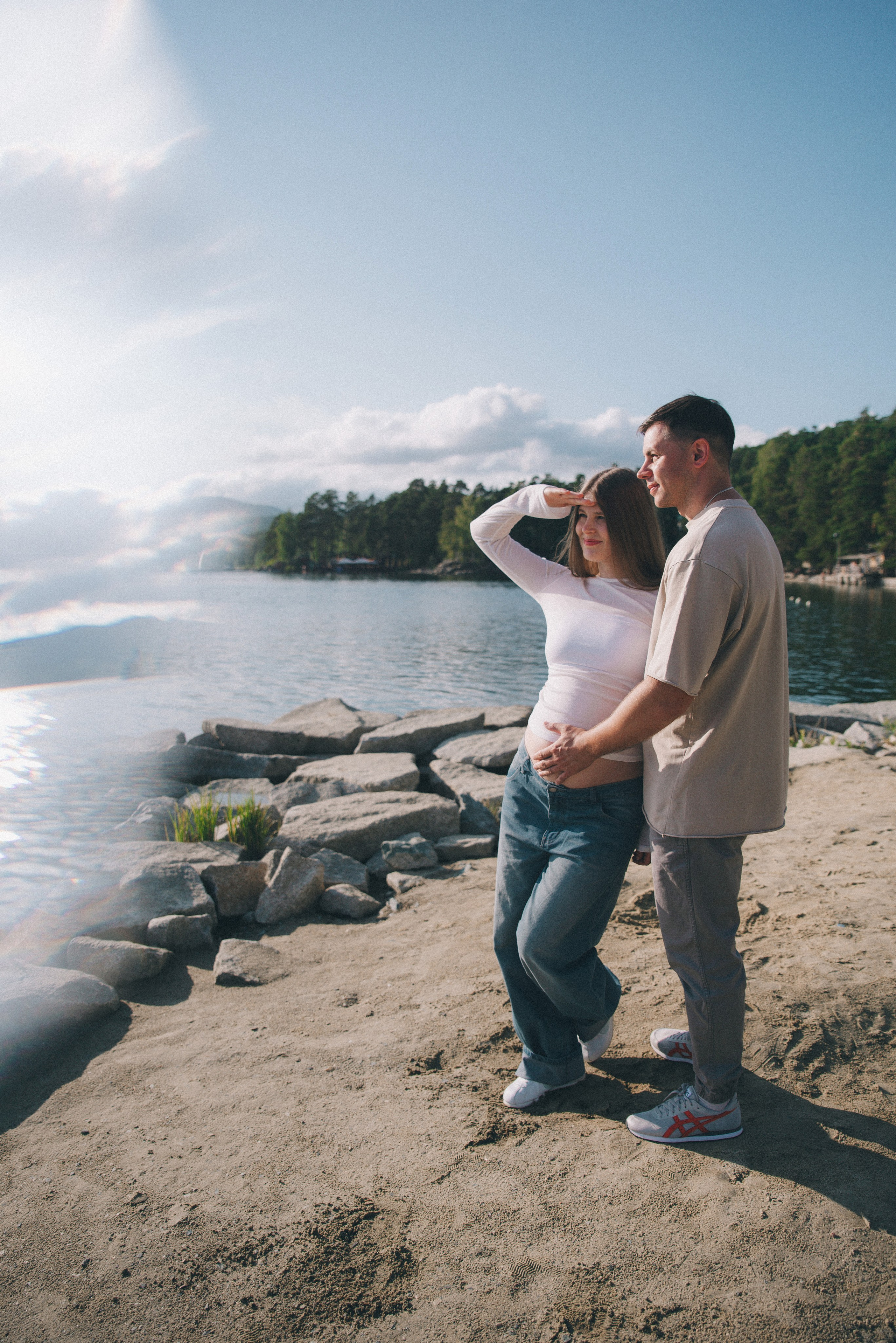 беременная пара влюбленных