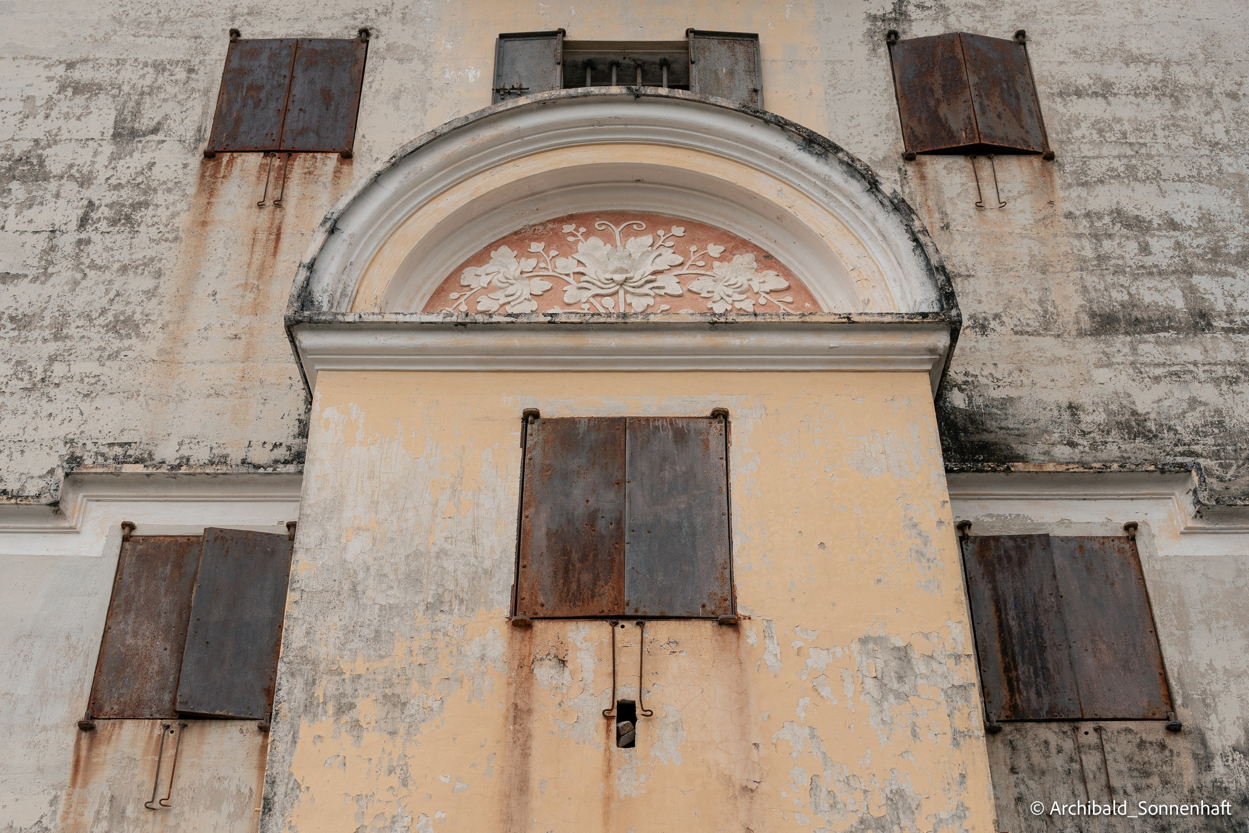 Diaolou in Kaiping. Photographer in Guangzhou, China. Archibald Sonnenhaft