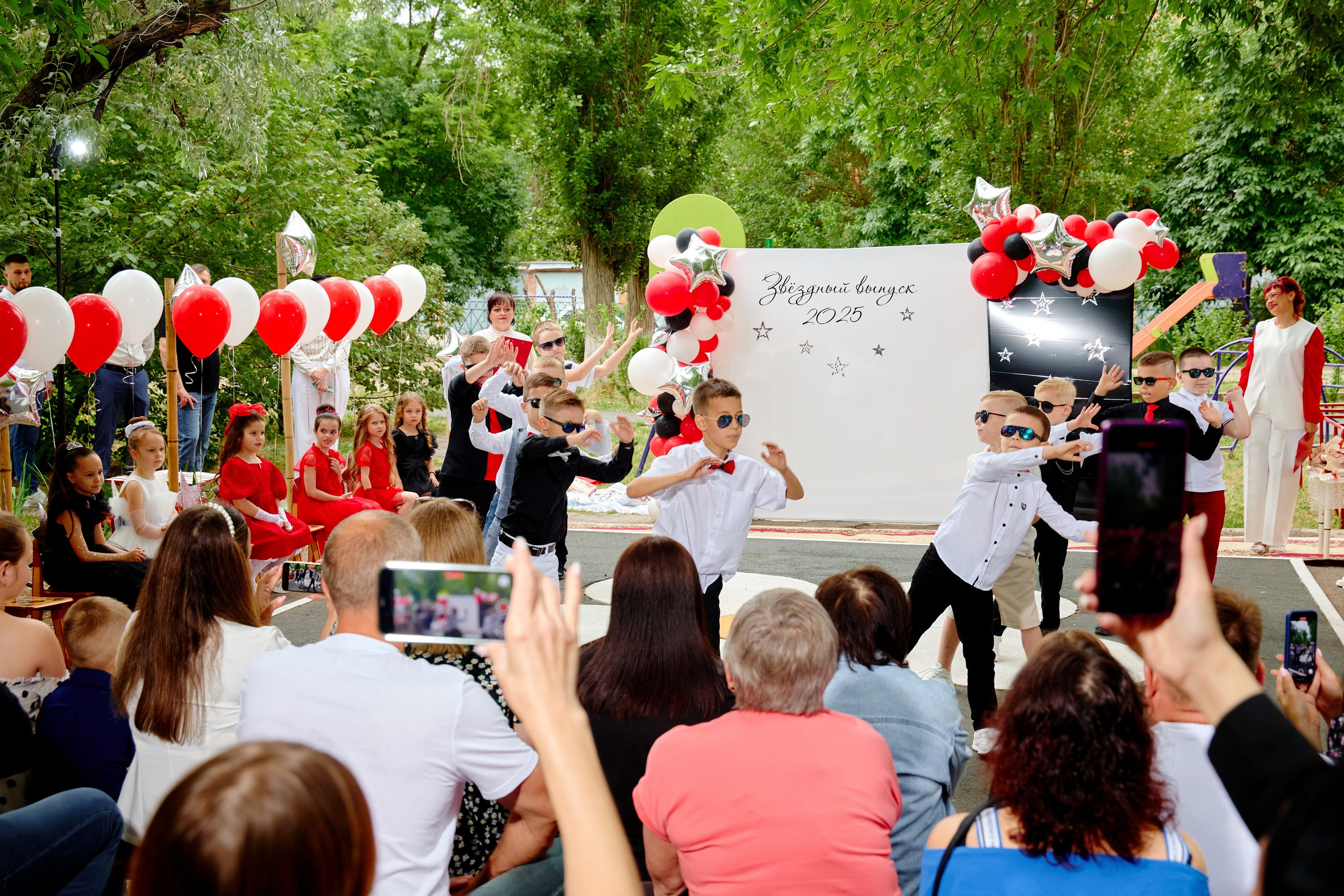 Выпускной 45 сад. Фотограф Выпускные альбомы Таганрог Сергей Коробченко