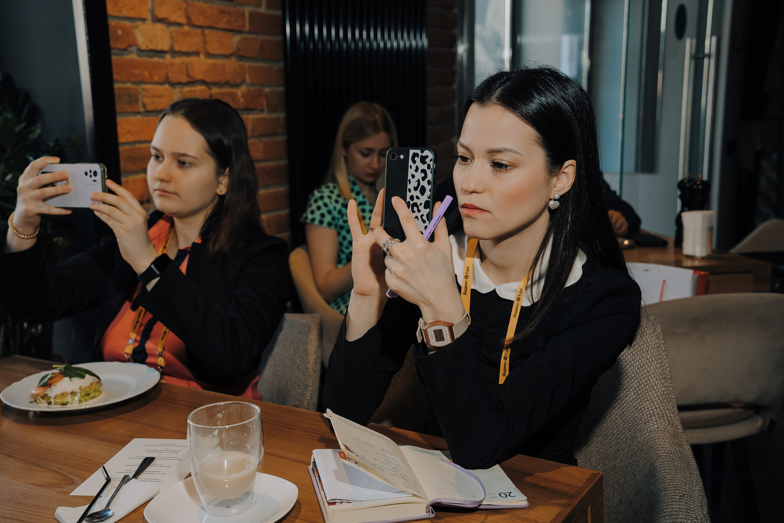 ЯНДЕКС ЕДА ПРЕСС-ЗАВТРАК. Репортажный фотограф Зуев Роман г. Челябинск