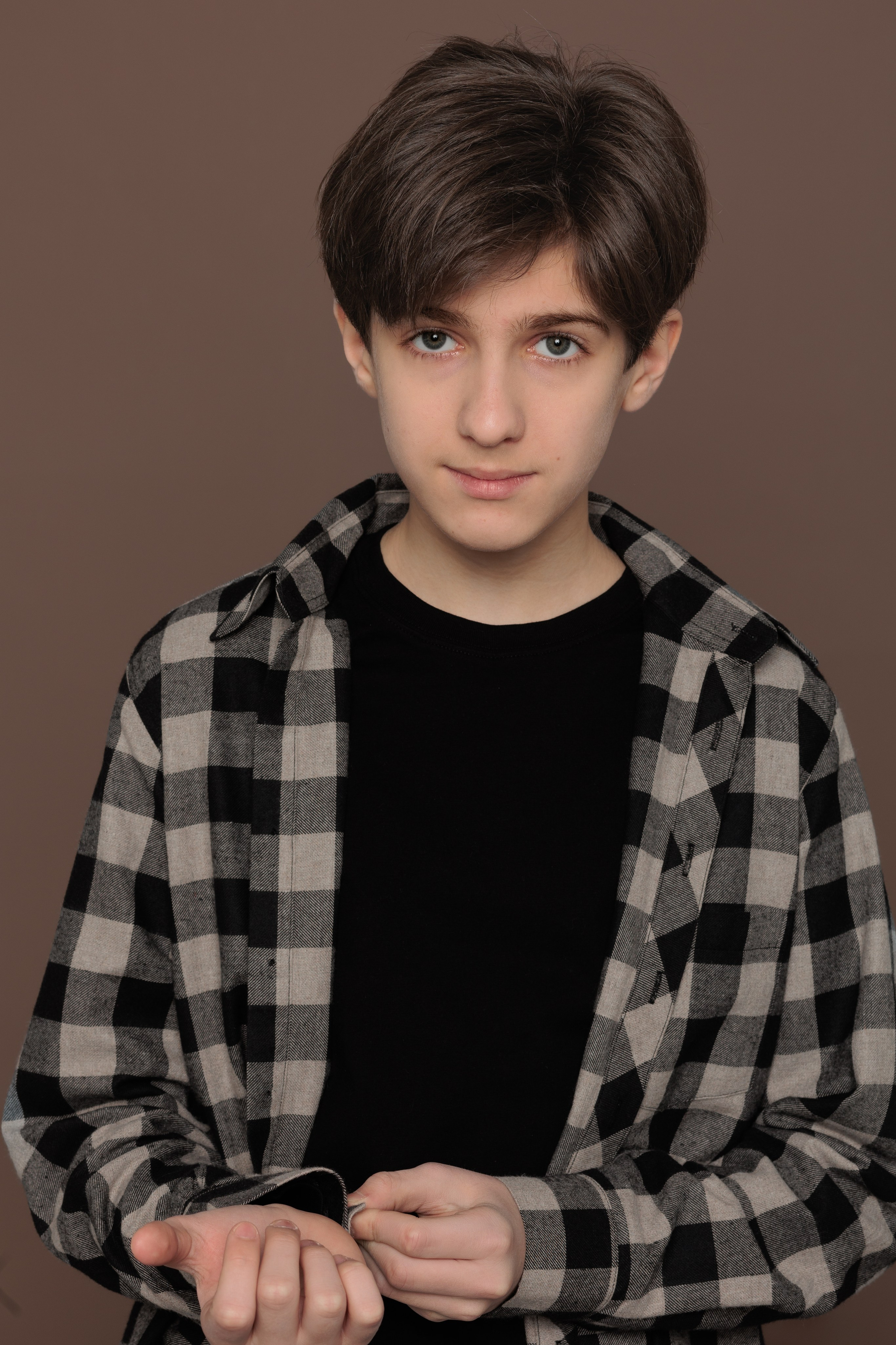 АРТЕМ. Я фотограф из Москвы к Вашим услугам