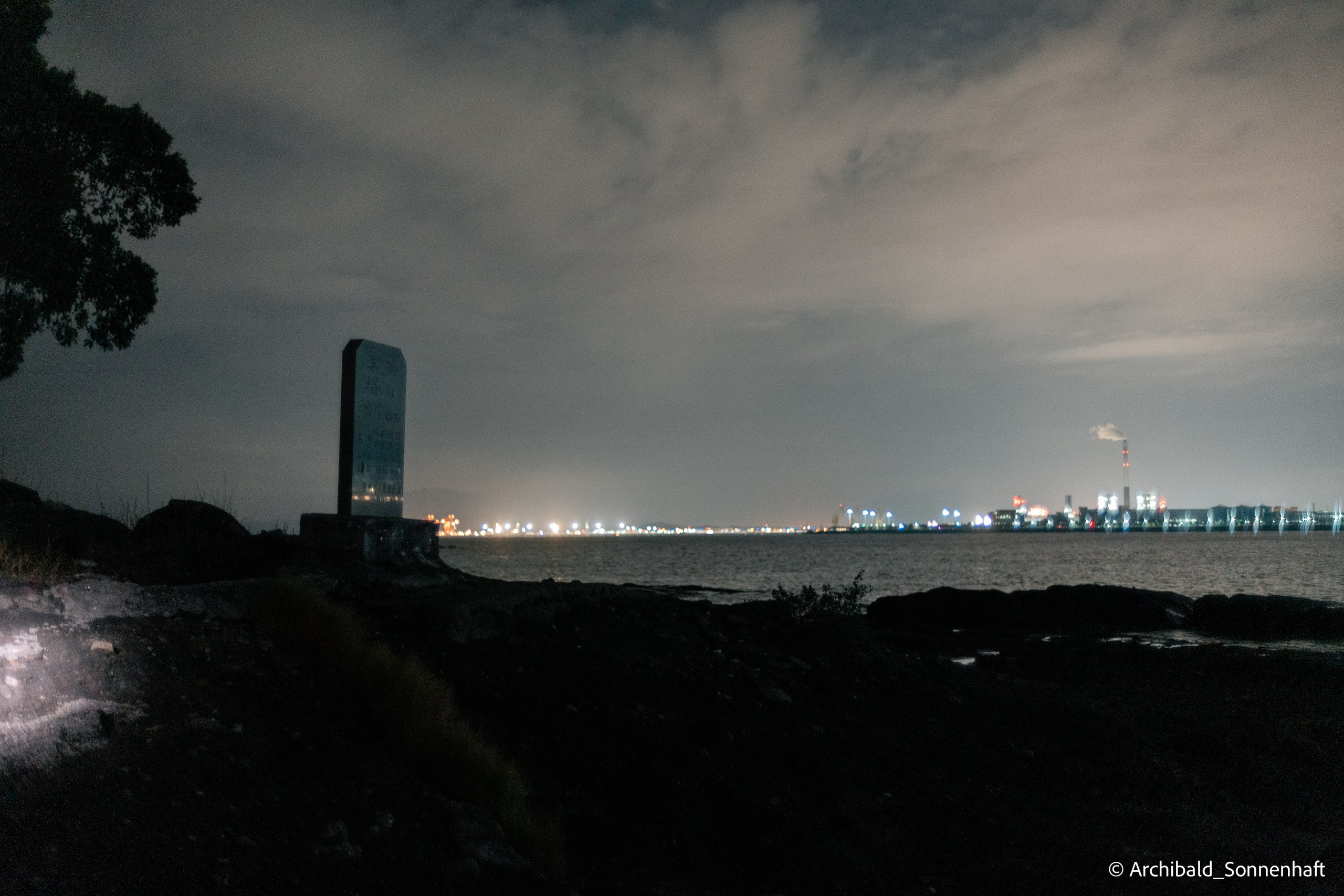 Kayaking in Huizhou, China. Photographer in Guangzhou, China. Archibald Sonnenhaft