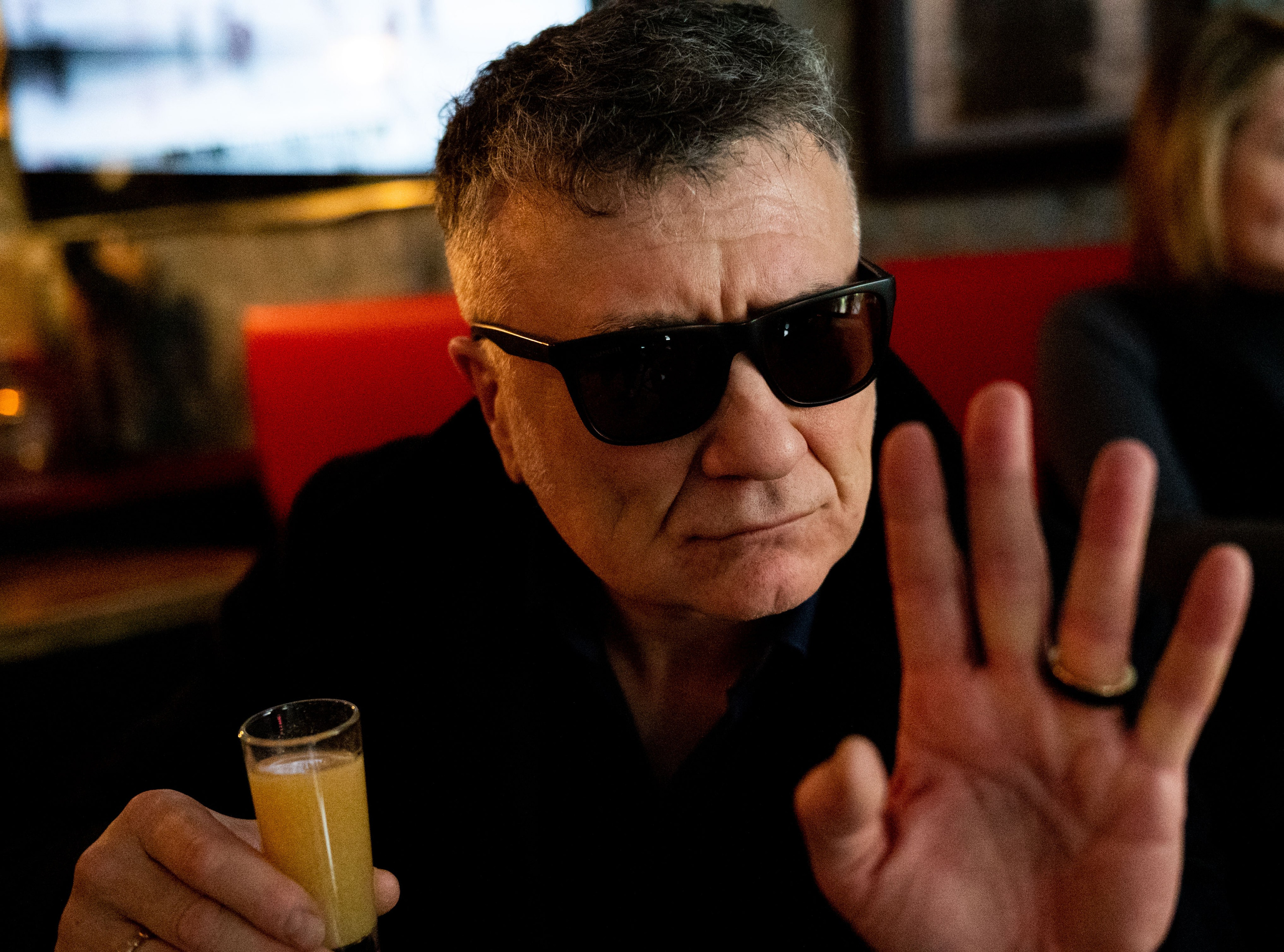 Соблюдайте хоть что-нибудь. May the numbers guide us