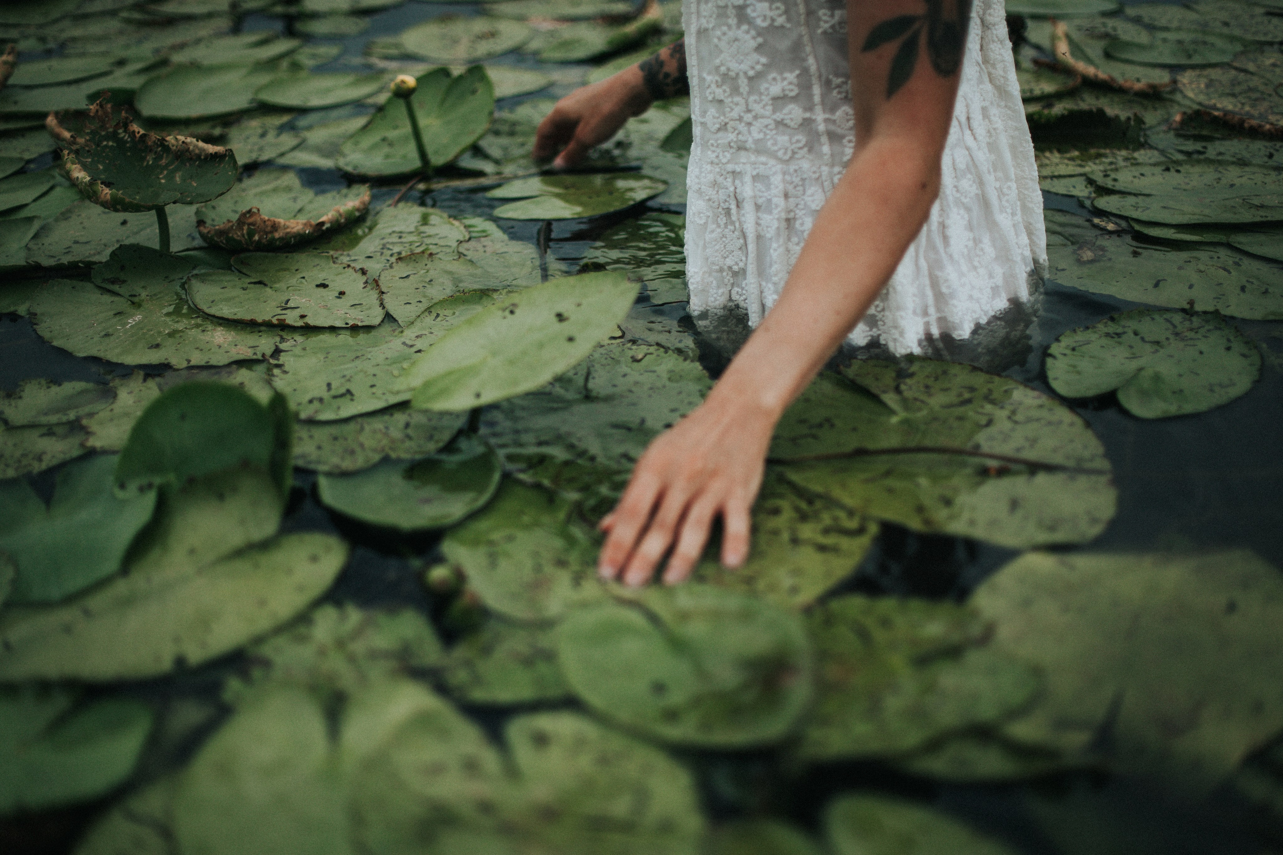 Есенин у реки. Фотограф в Нижнем Новгороде