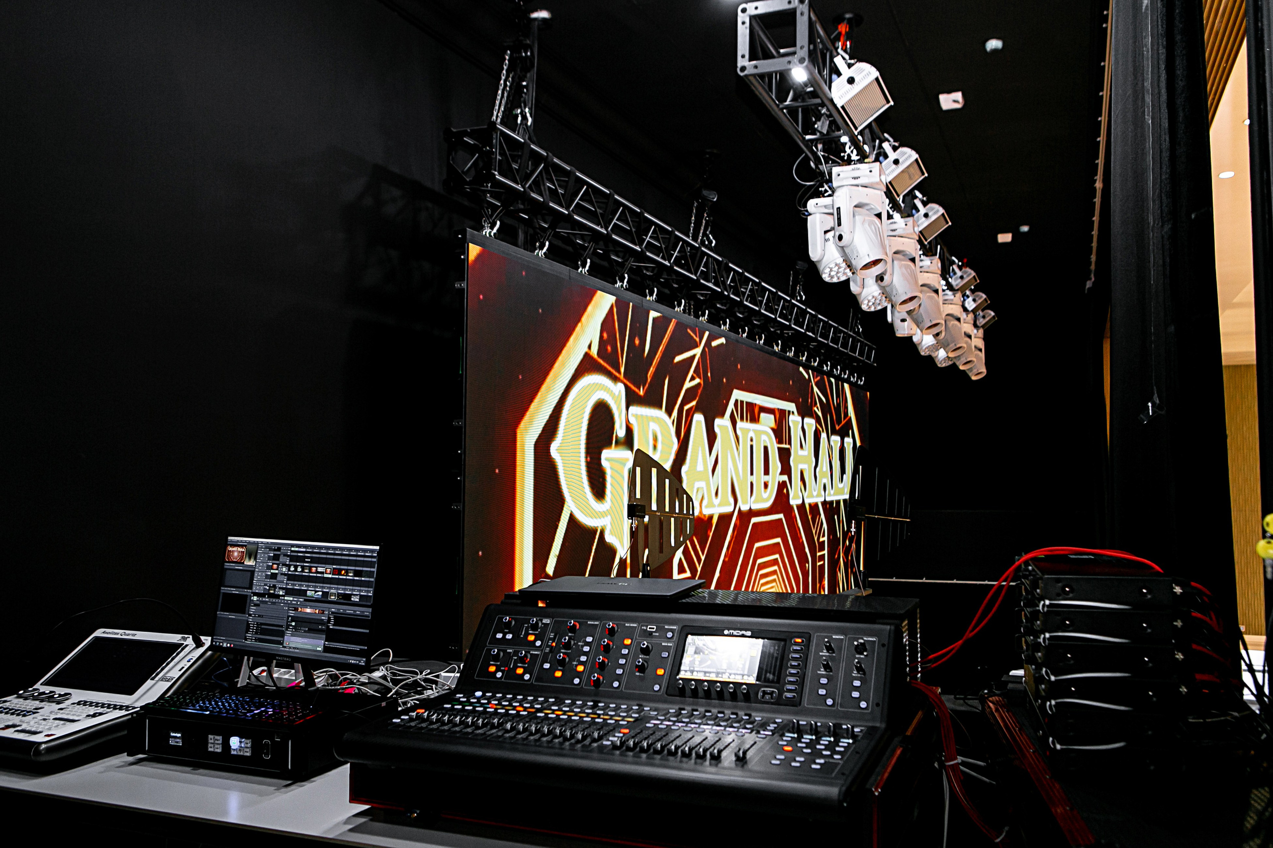 Банкетный зал Grand Holl. Контент фотограф, съемка для маркетплейсов, фуд съемка и репортажи в Новосибирске Ралия Галеева