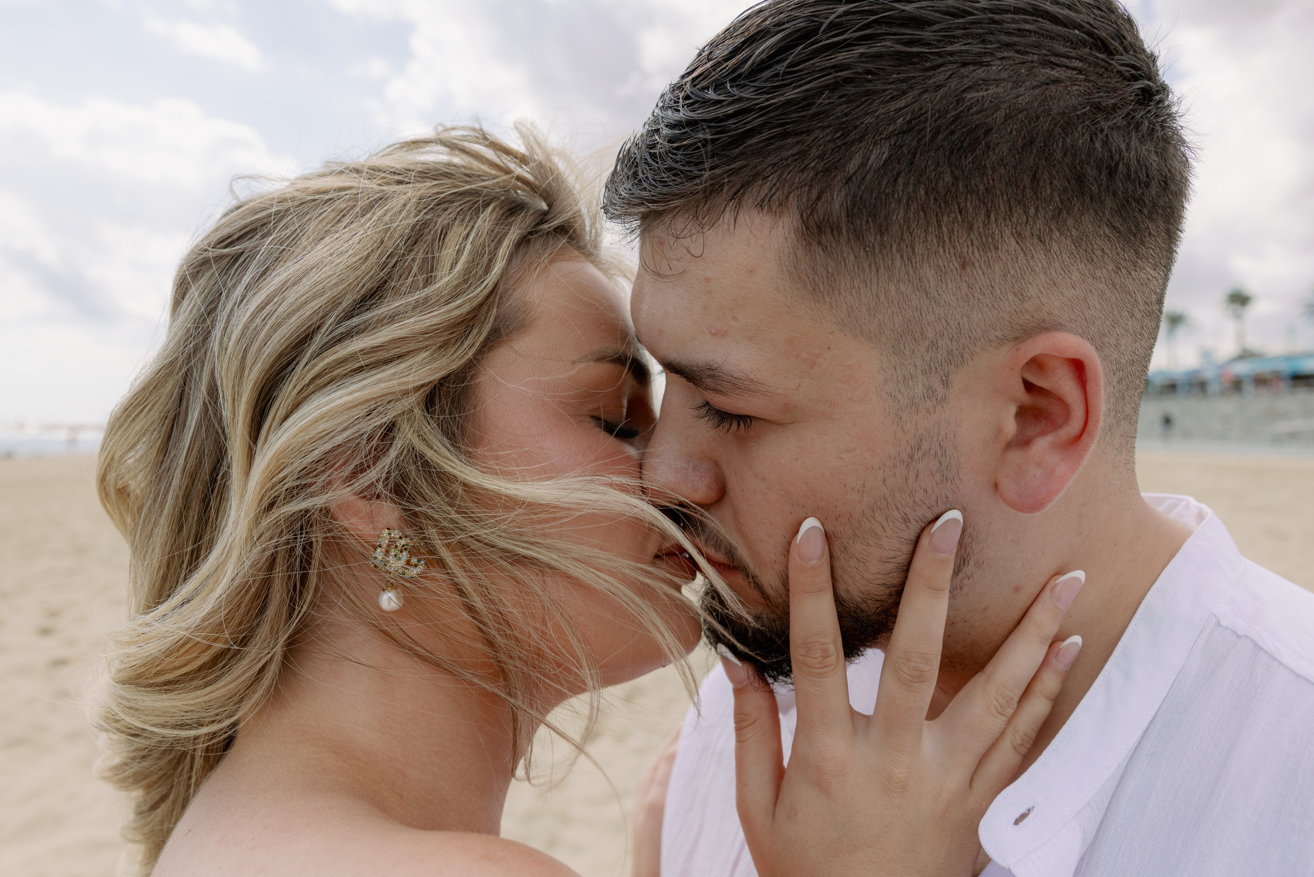 Romantic picnic proposal in a hidden park in Barcelona