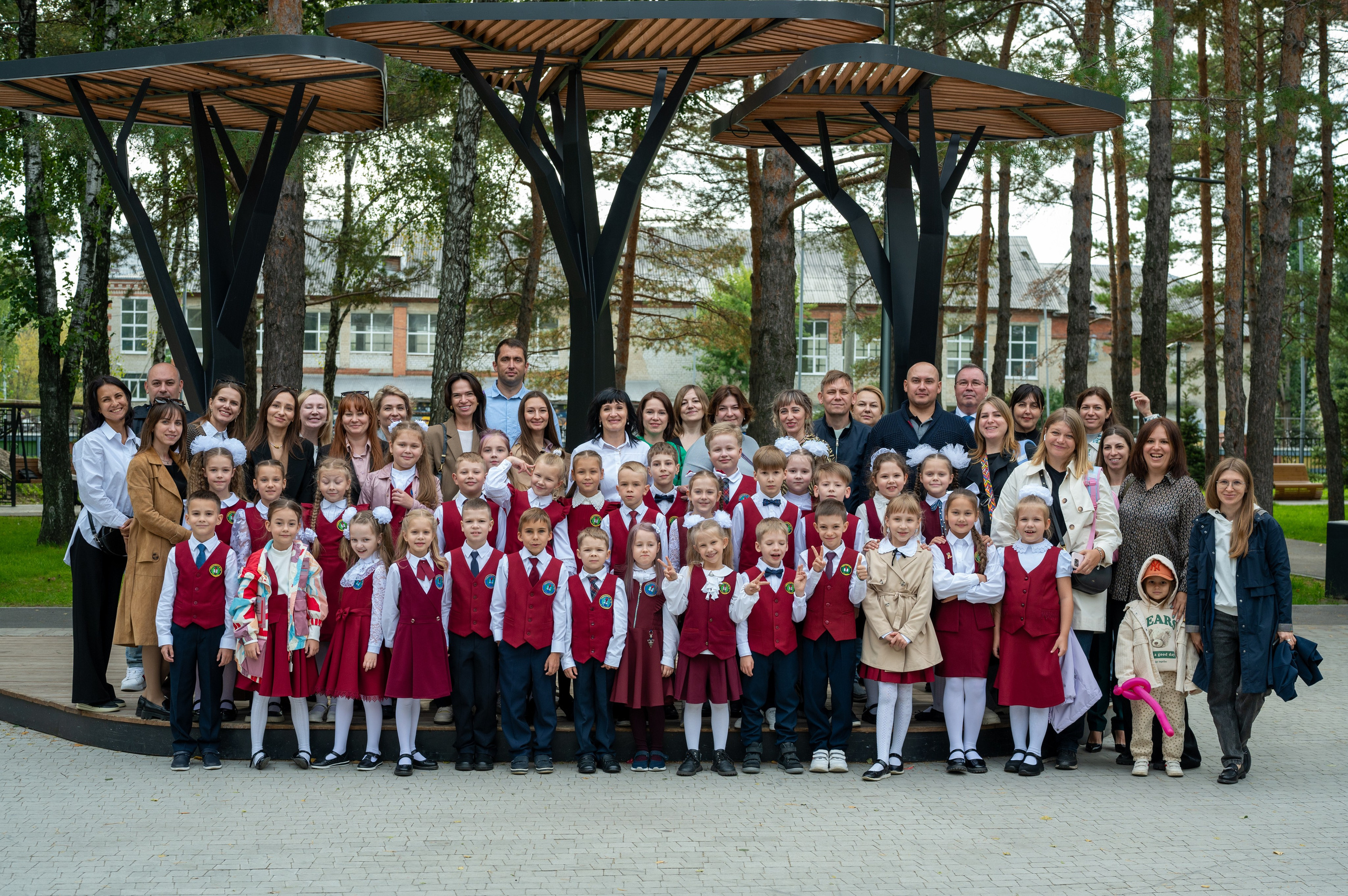 1 сентября 16 гимназия 2 класс (линейка + в классе+ на улице). Фотограф новорожденных, семейный детский в Тюмени Татьяна Морозова