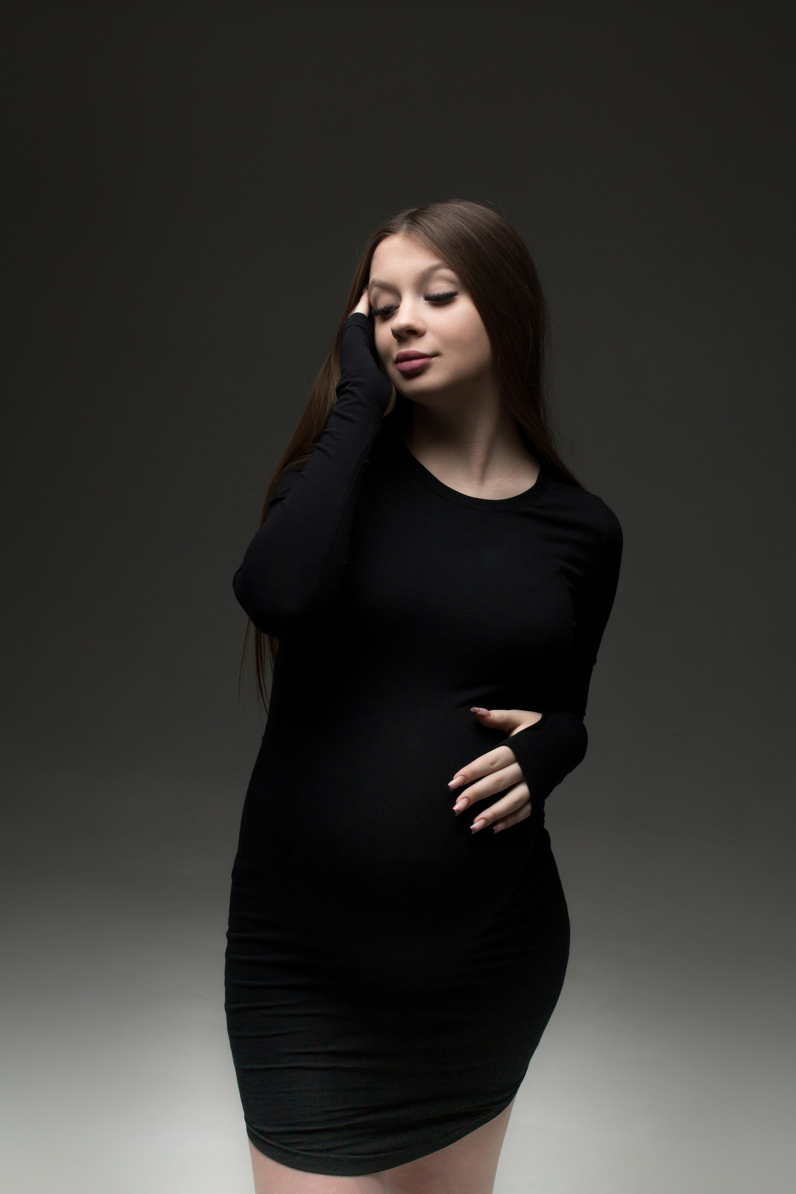 Фотосессии беременности в стиле минимализм в Кемерово. Елена Данилова фотограф беременности в Кемерово