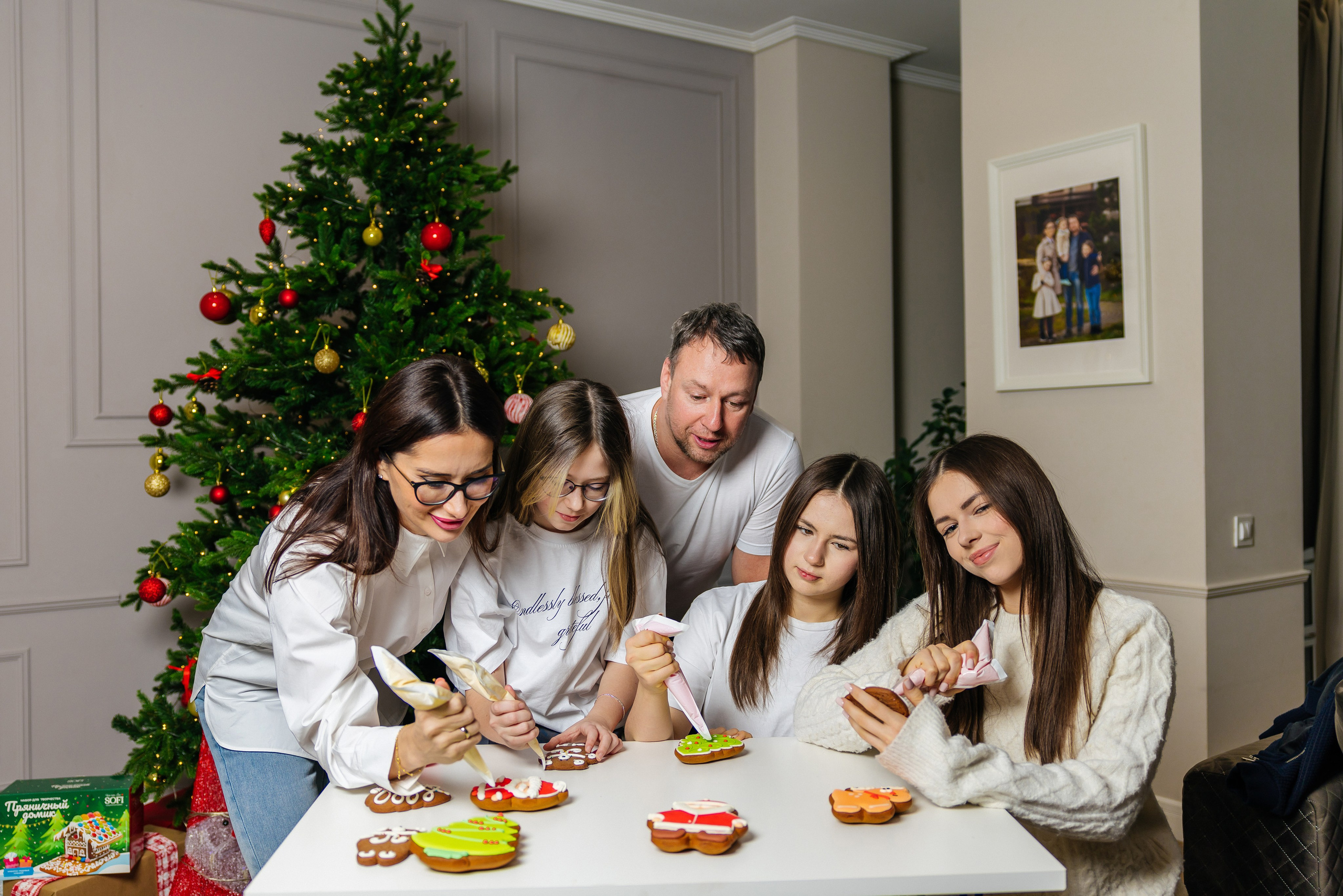 Домашняя Новогодняя съёмка. Александр Антонов. Профессиональный свадебный, репортажный фотограф в Москве, Подольске. Фото+Видео на любой праздник
