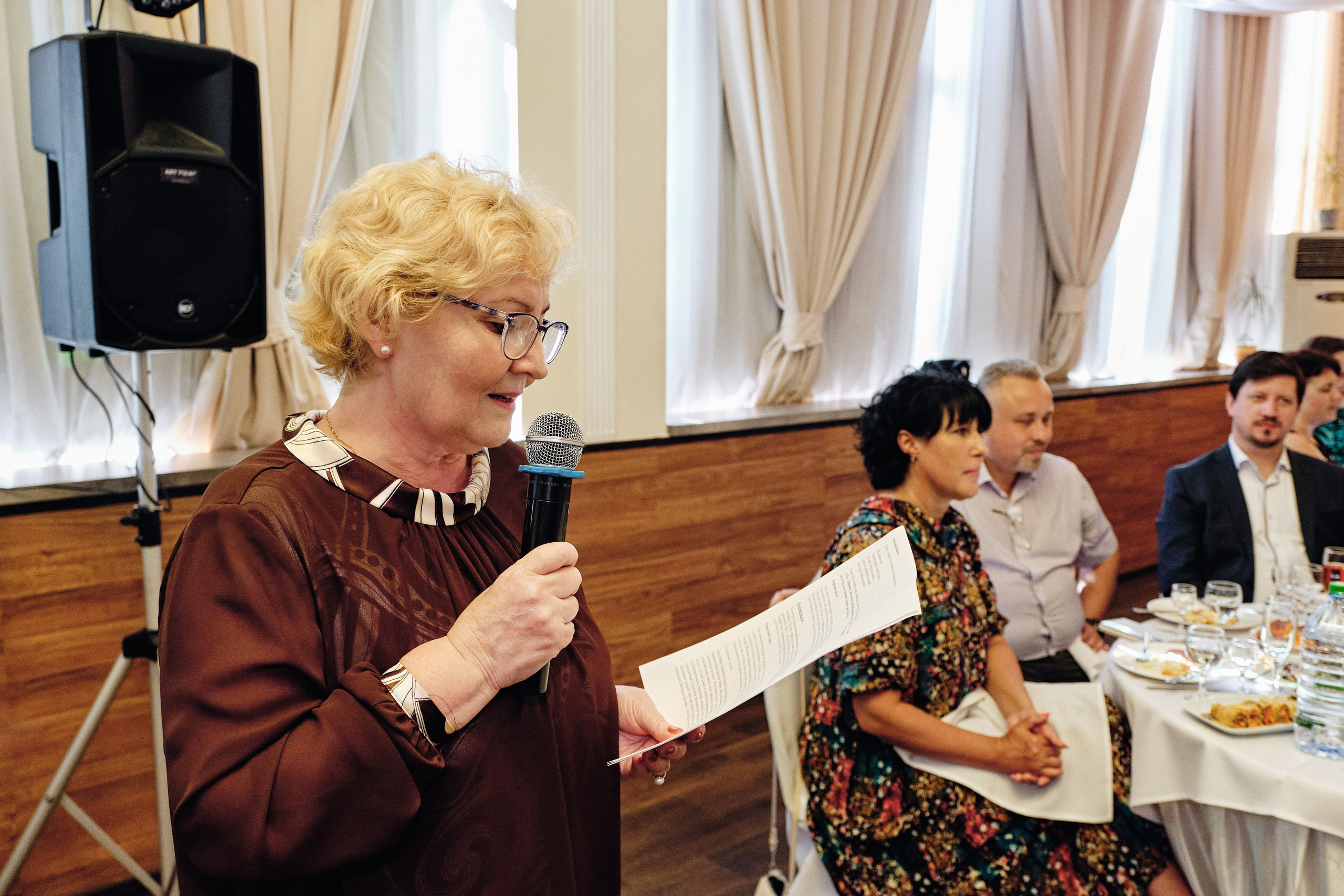 Фотограф на выпускной в СПб. Семейные и свадебные фотосессии в СПб, в студии, на улице, на природе