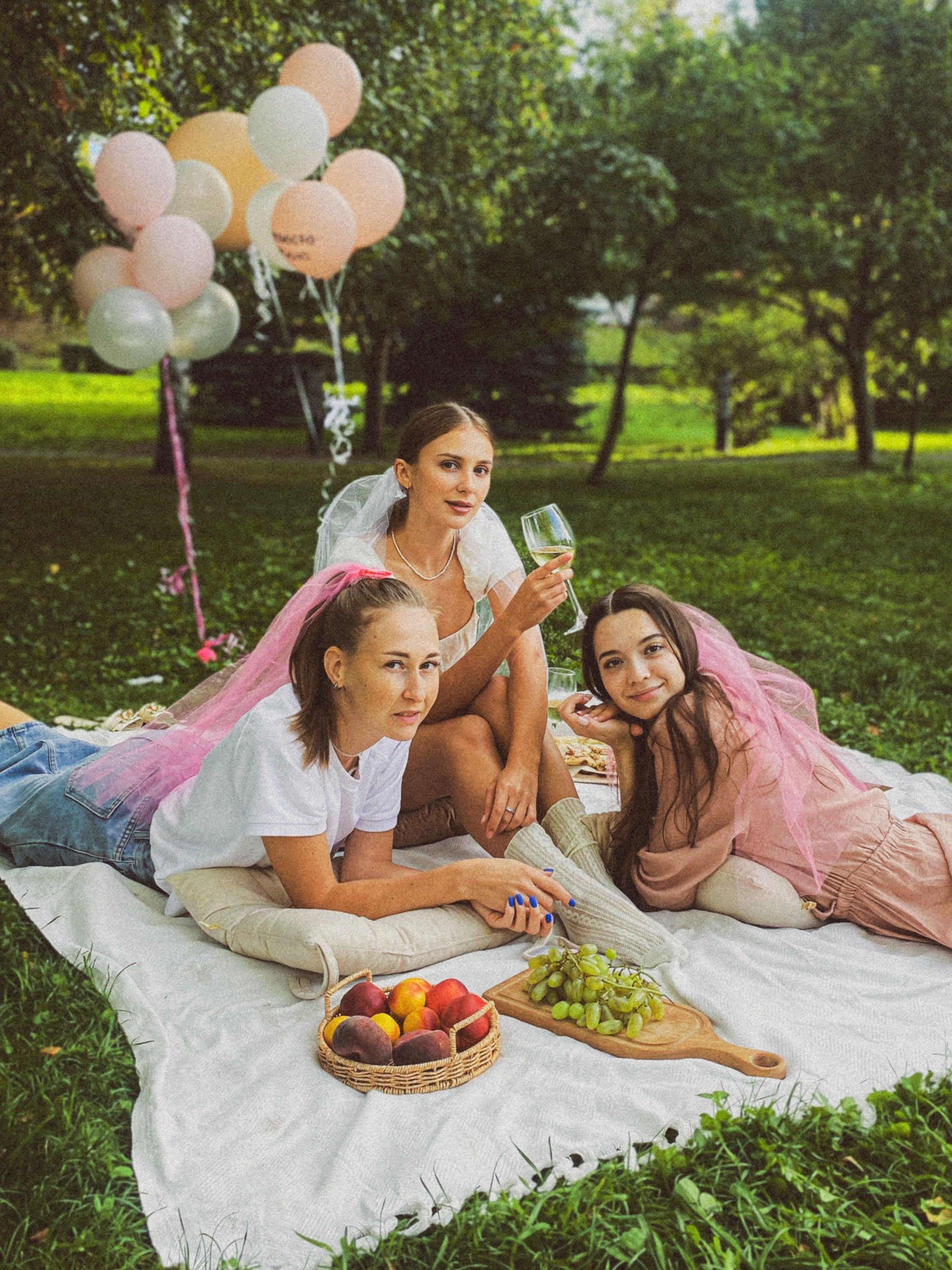 Девичник в парке Чёрное озеро. Чувственный мобильный фотограф в Казани и Сочи Дьяченко Дарья